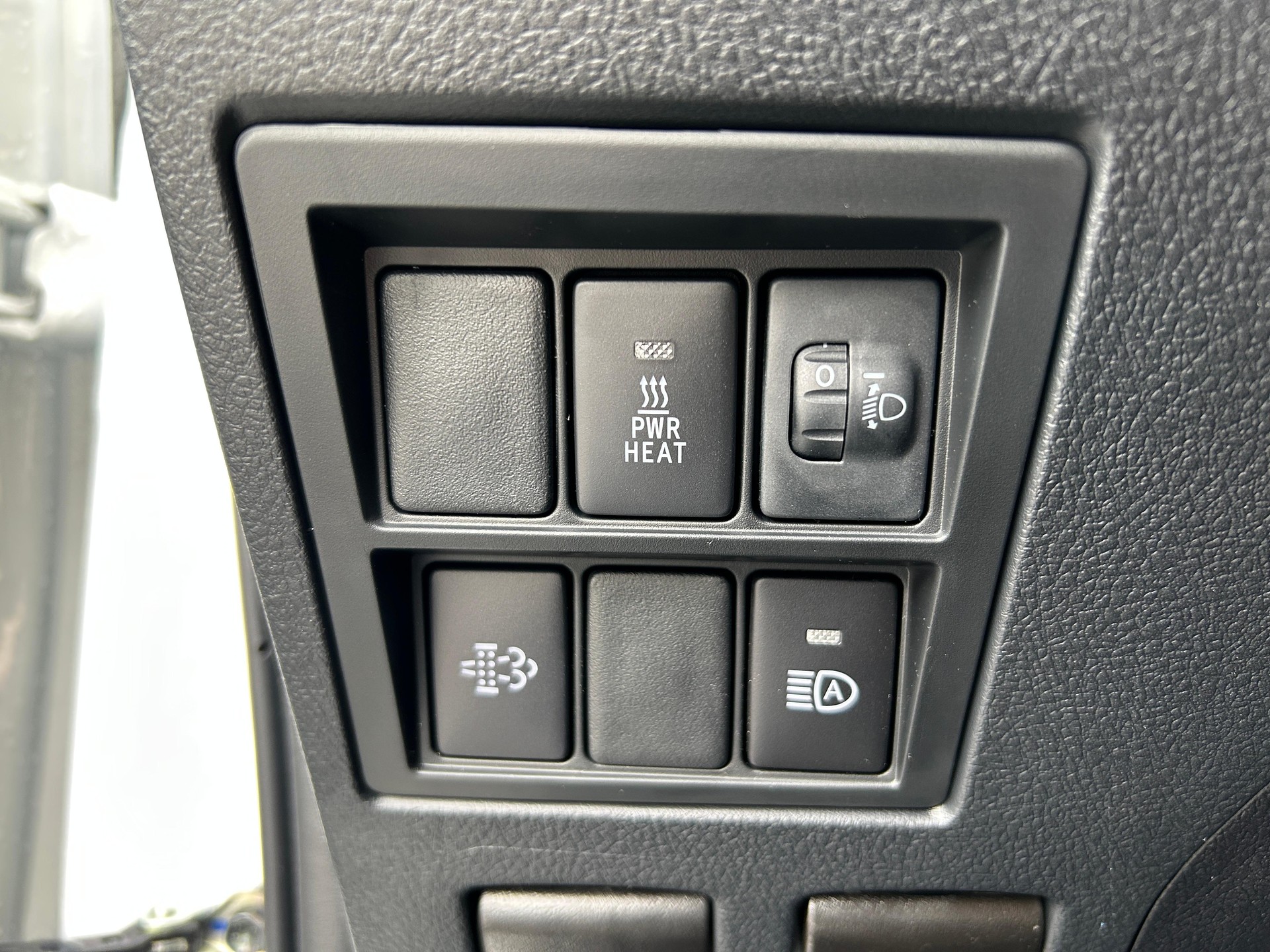 TOYOTA Hilux Double Cab.-Pick-up 2.4 D-4D 150 Style-image-13