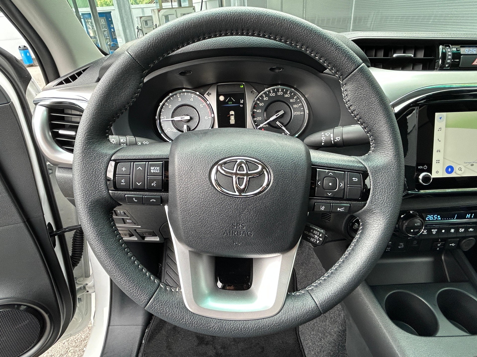 TOYOTA Hilux Double Cab.-Pick-up 2.4 D-4D 150 Style-image-8