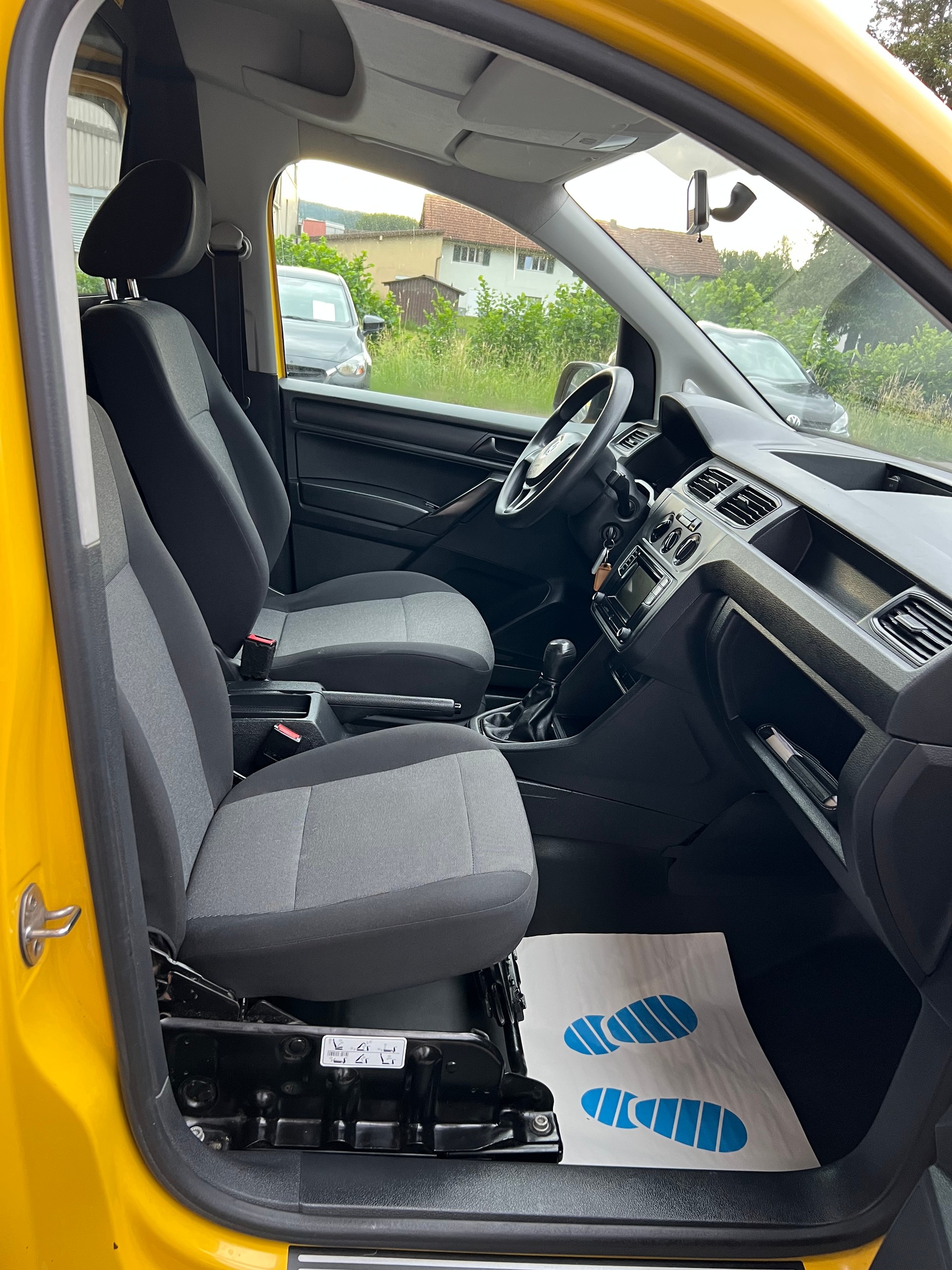 VW Caddy Maxi 1.0TSI BlueMotion Technology**Frisch ab MFK & Service**-image-11