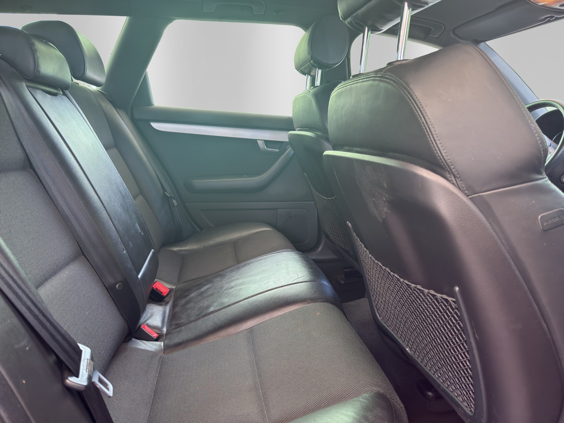 AUDI A4 Avant 2.0 TDI-image-14