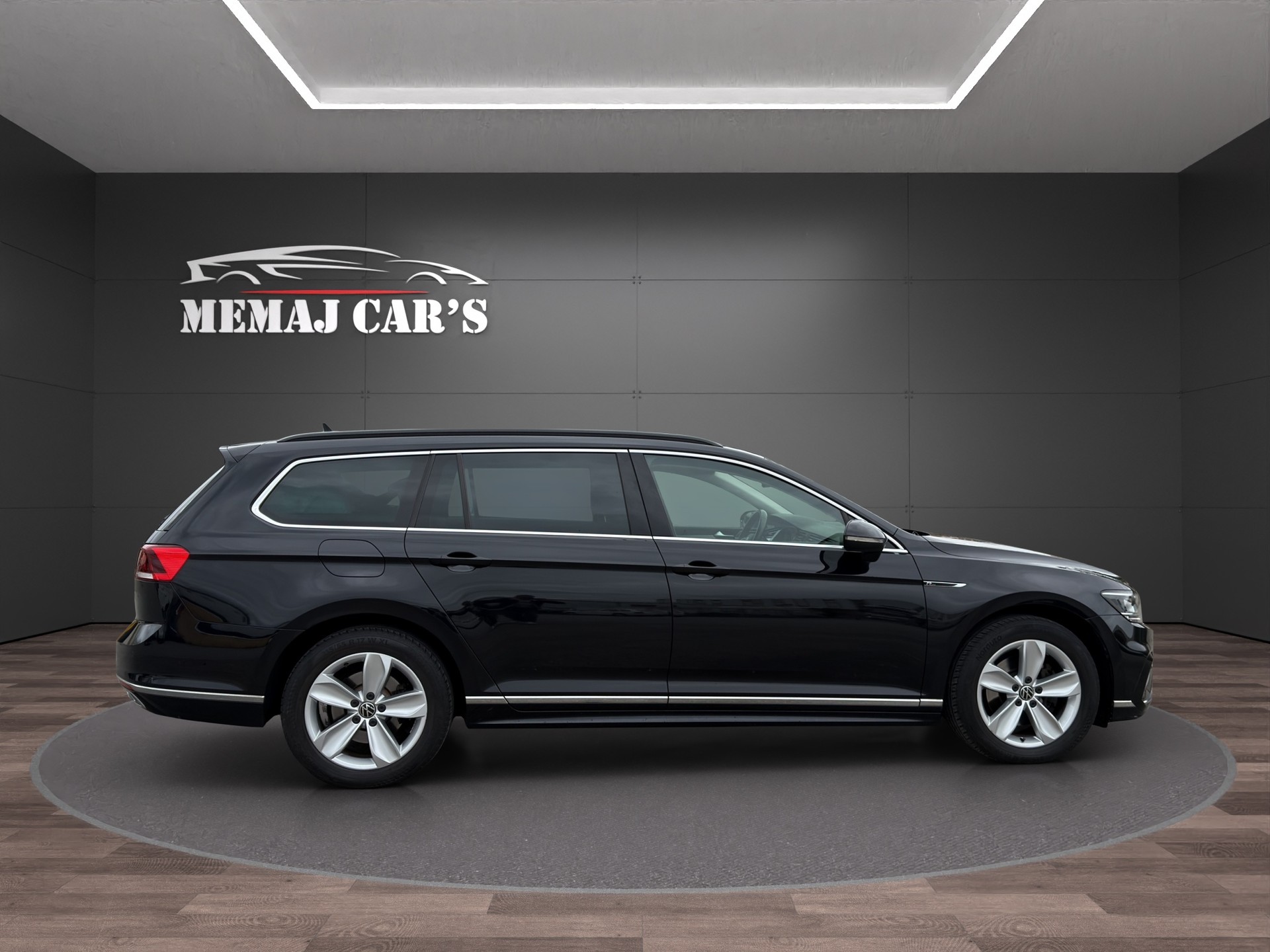 VW Passat 2.0 TDI BMT R-Line 4Motion DSG 200PS-image-3