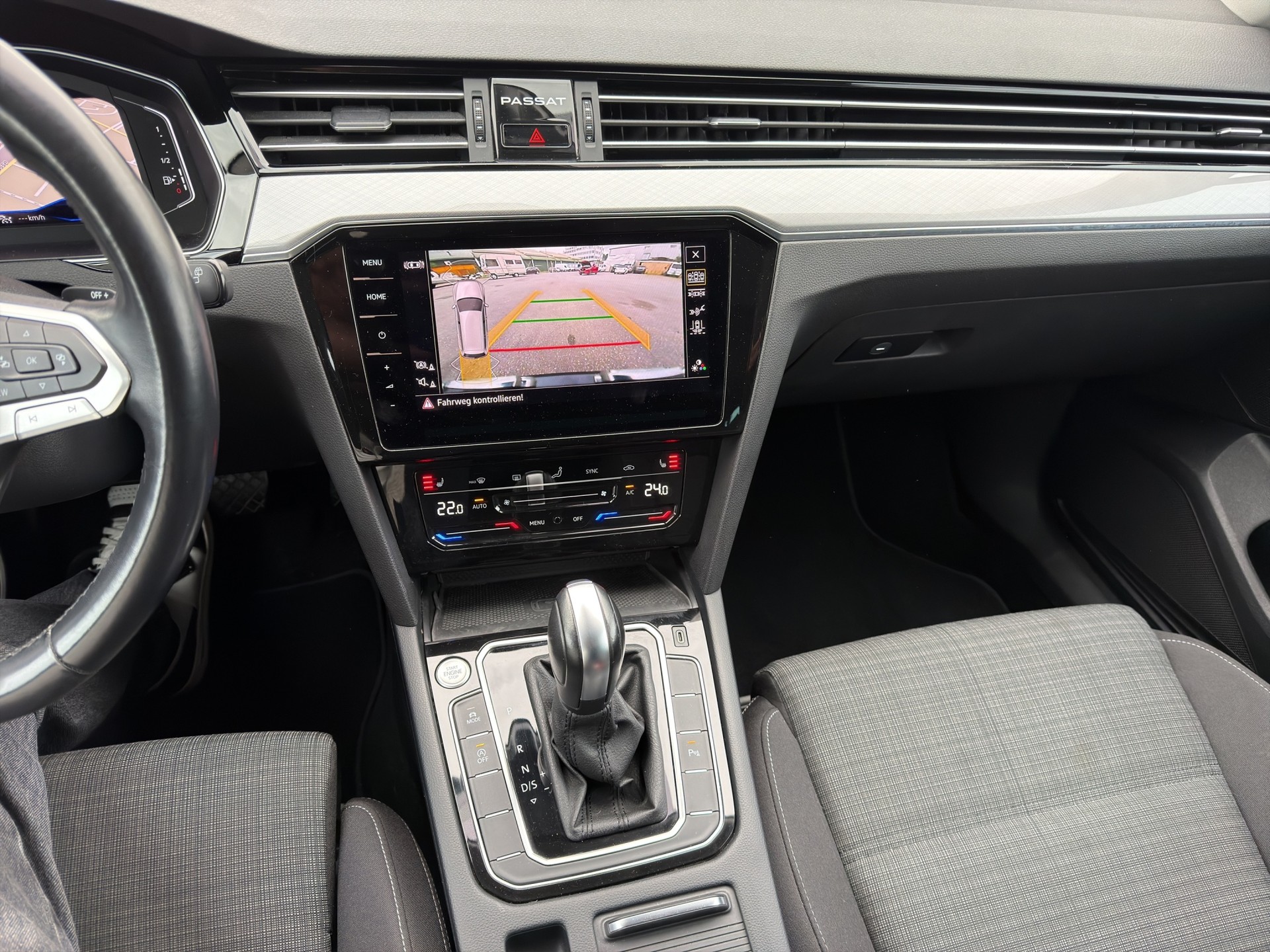 VW Passat 2.0 TDI BMT R-Line 4Motion DSG 200PS-image-14