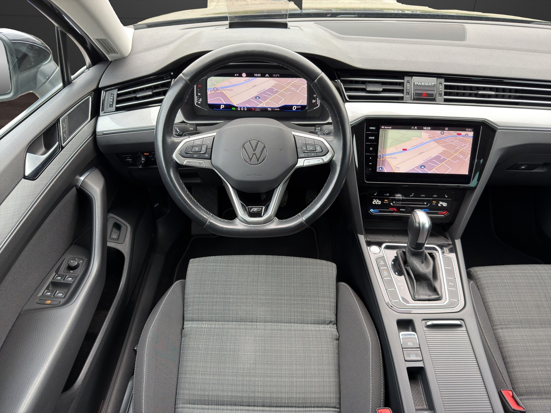 VW Passat 2.0 TDI BMT R-Line 4Motion DSG 200PS-image-9