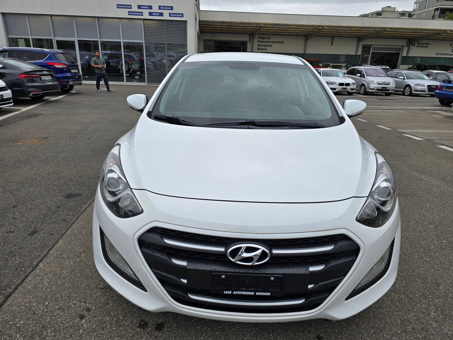 HYUNDAI i30 1.6 CRDi Plena Automatic DCT-image-2