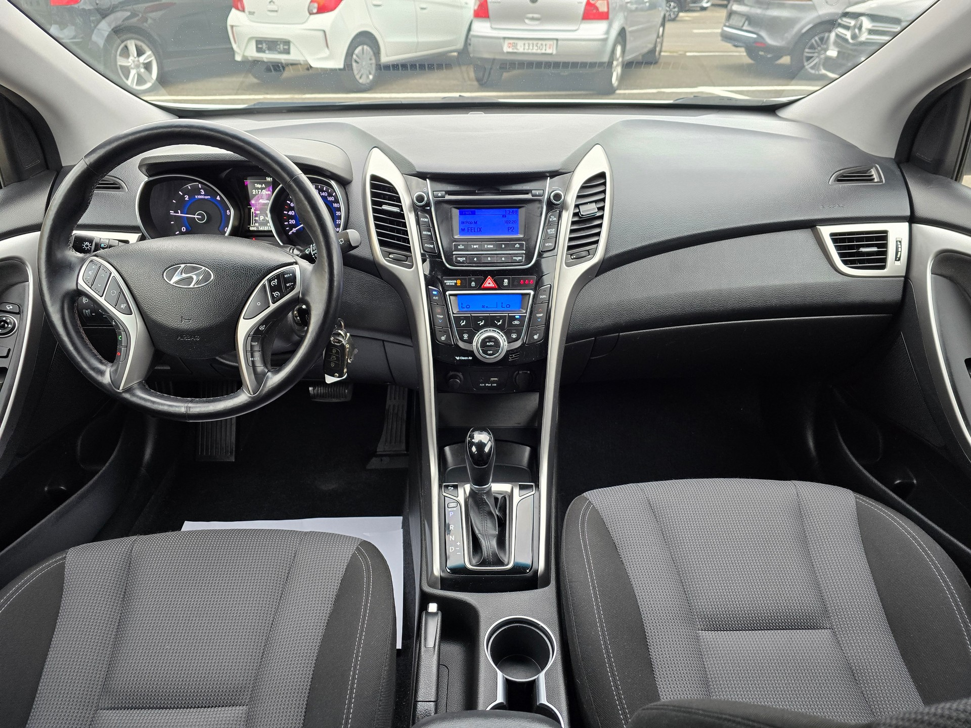 HYUNDAI i30 1.6 CRDi Plena Automatic DCT-image-3