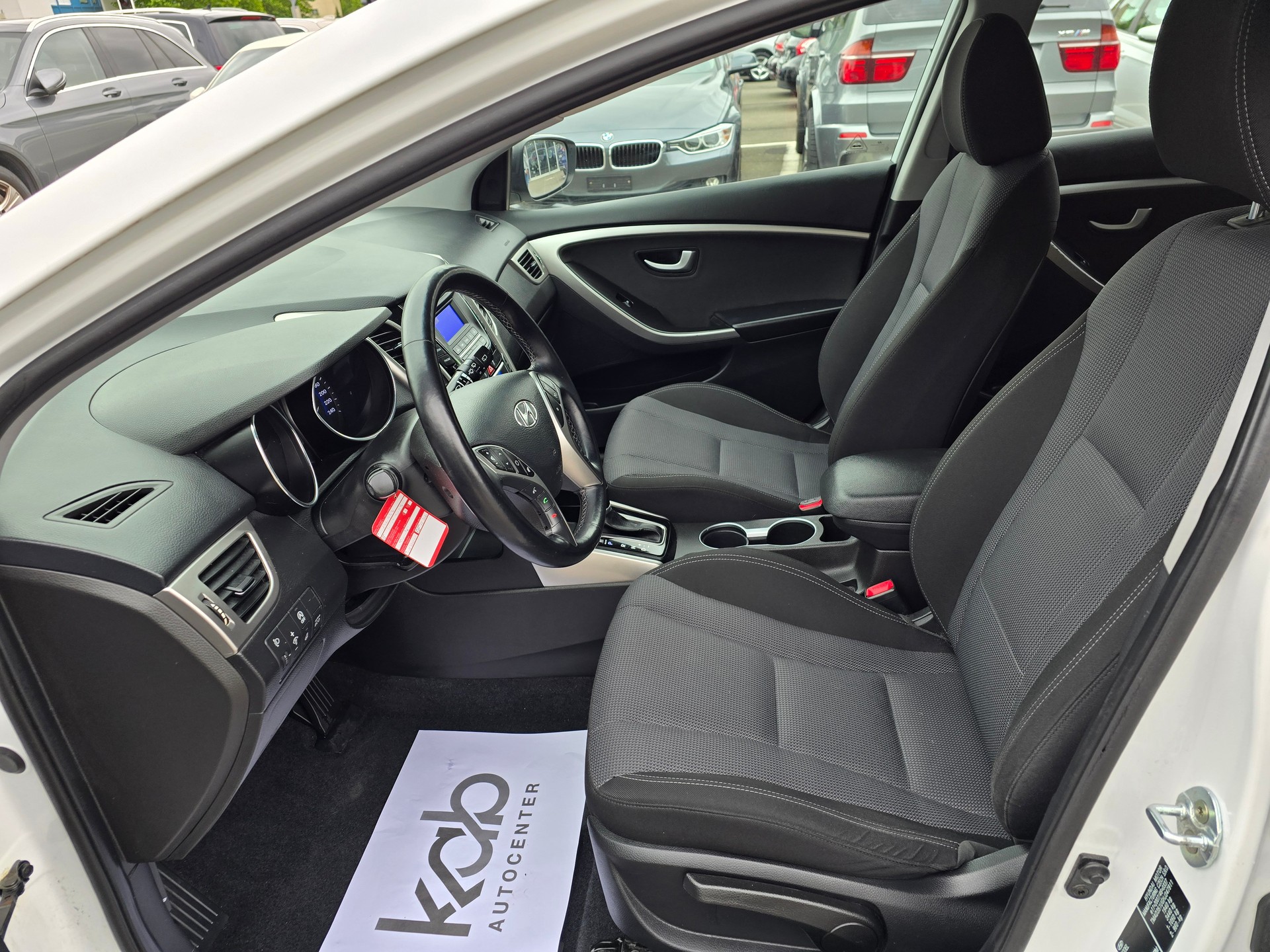 HYUNDAI i30 1.6 CRDi Plena Automatic DCT-image-13