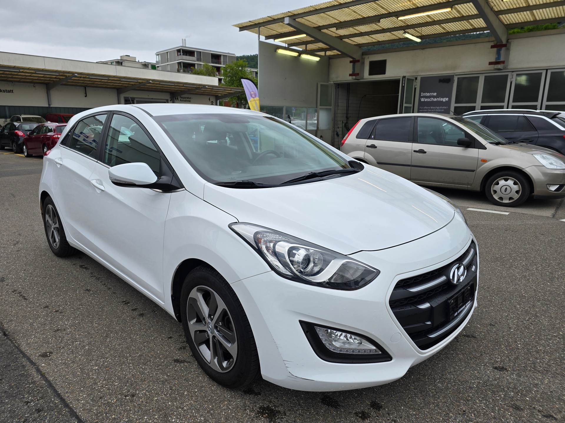 HYUNDAI i30 1.6 CRDi Plena Automatic DCT-image-1