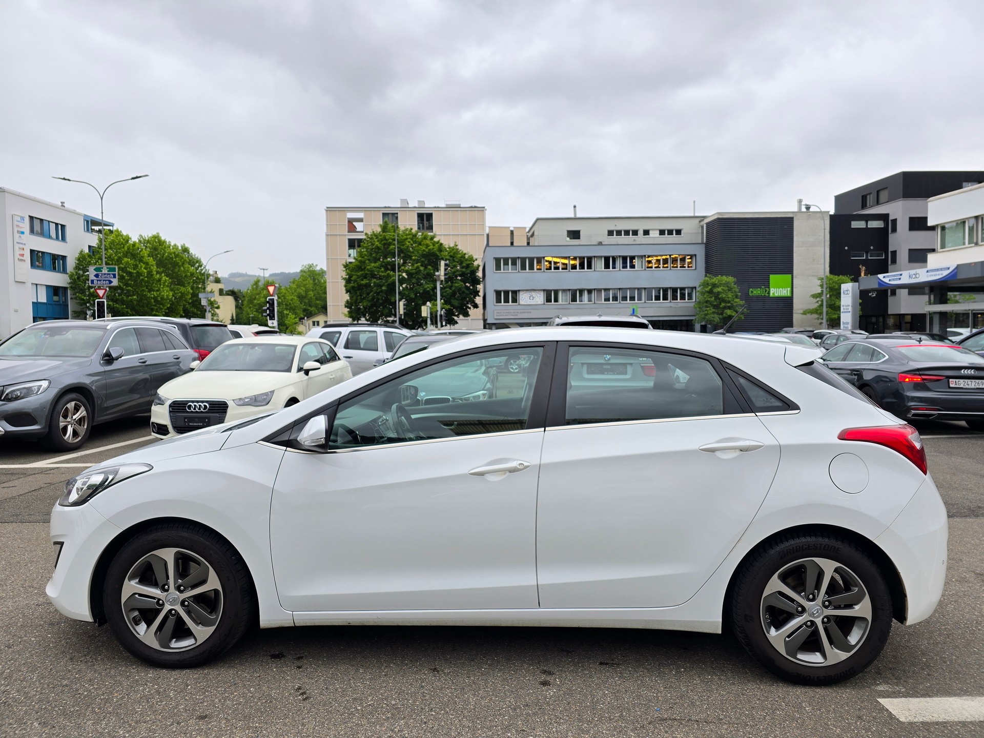 HYUNDAI i30 1.6 CRDi Plena Automatic DCT-image-5