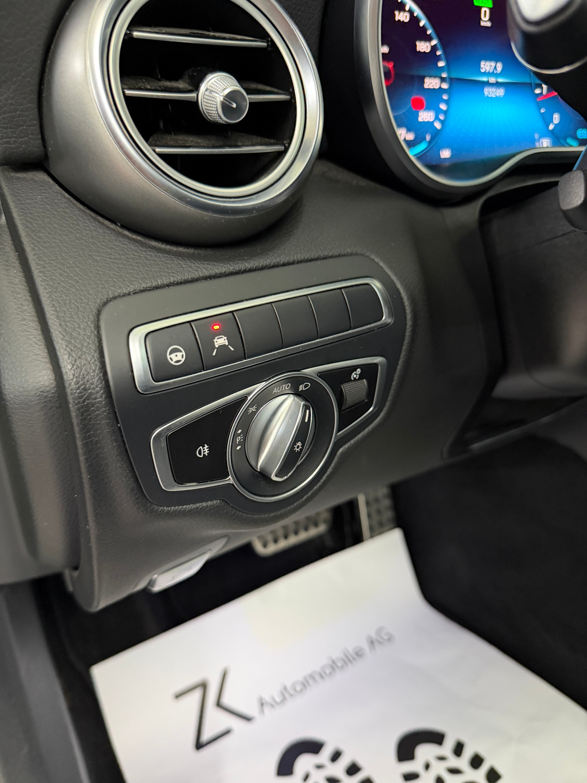 MERCEDES-BENZ C 200 Swiss Star AMG Line 4M Selenitgrau 9G-Tronic / 360° Kamera / Panoramadach / Leder / Keyless Go /-image-18