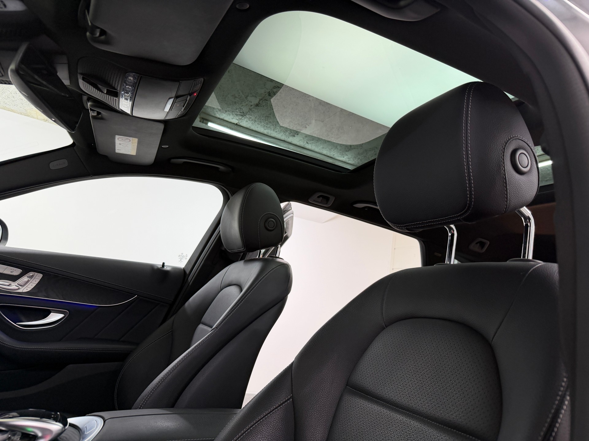 MERCEDES-BENZ C 200 Swiss Star AMG Line 4M Selenitgrau 9G-Tronic / 360° Kamera / Panoramadach / Leder / Keyless Go /-image-7