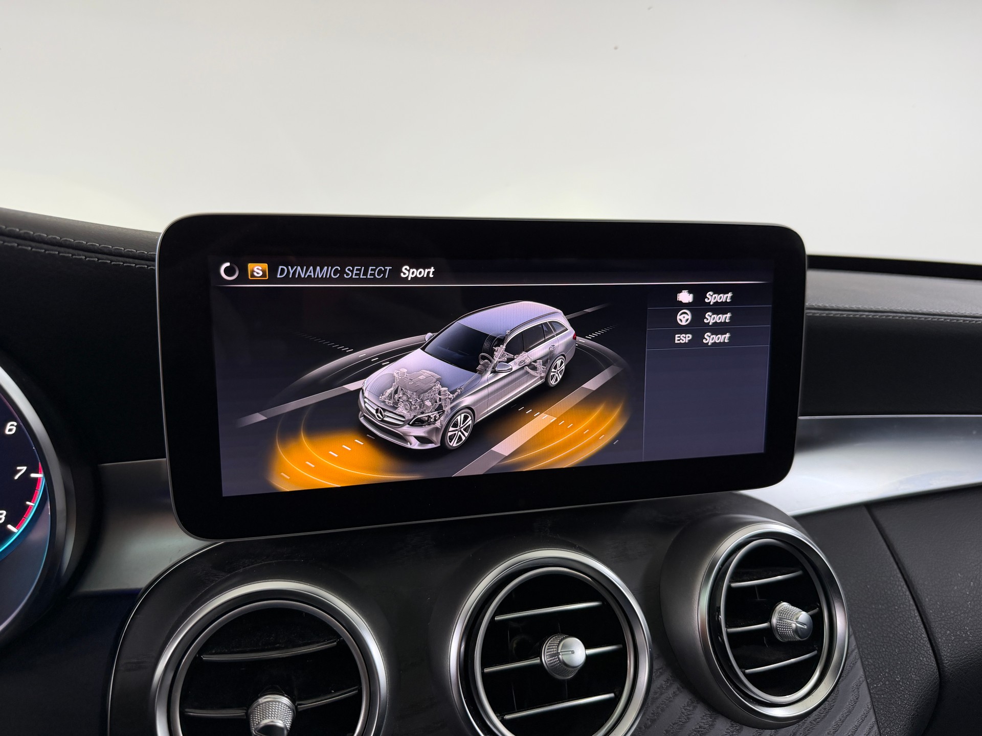 MERCEDES-BENZ C 200 Swiss Star AMG Line 4M Selenitgrau 9G-Tronic / 360° Kamera / Panoramadach / Leder / Keyless Go /-image-15
