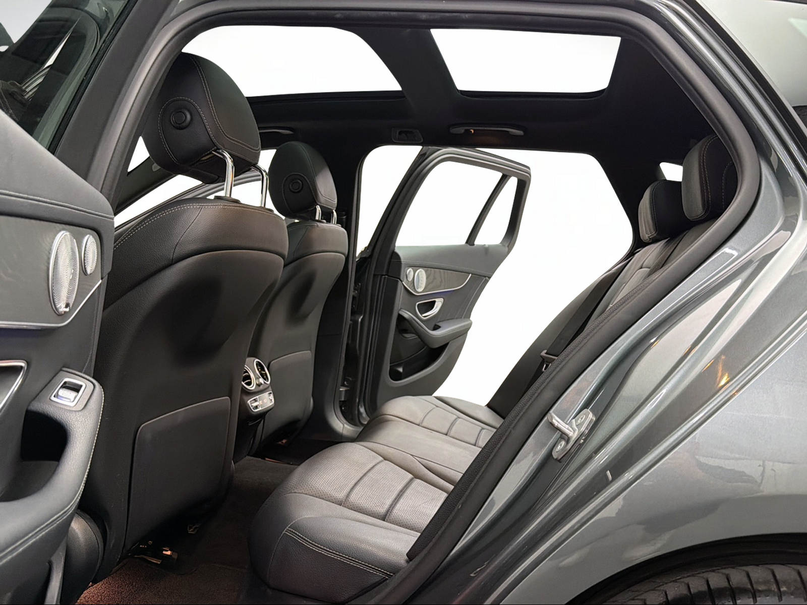 MERCEDES-BENZ C 200 Swiss Star AMG Line 4M Selenitgrau 9G-Tronic / 360° Kamera / Panoramadach / Leder / Keyless Go /-image-8