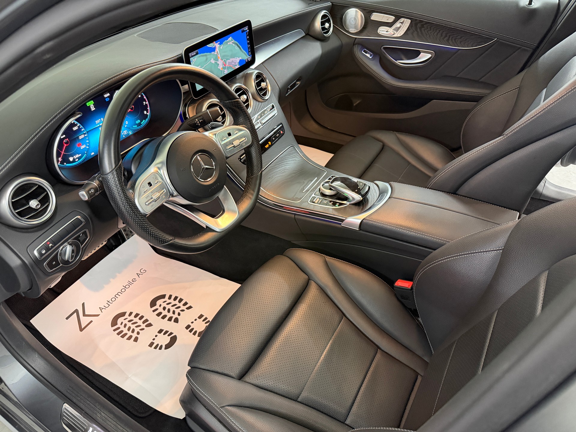 MERCEDES-BENZ C 200 Swiss Star AMG Line 4M Selenitgrau 9G-Tronic / 360° Kamera / Panoramadach / Leder / Keyless Go /-image-6