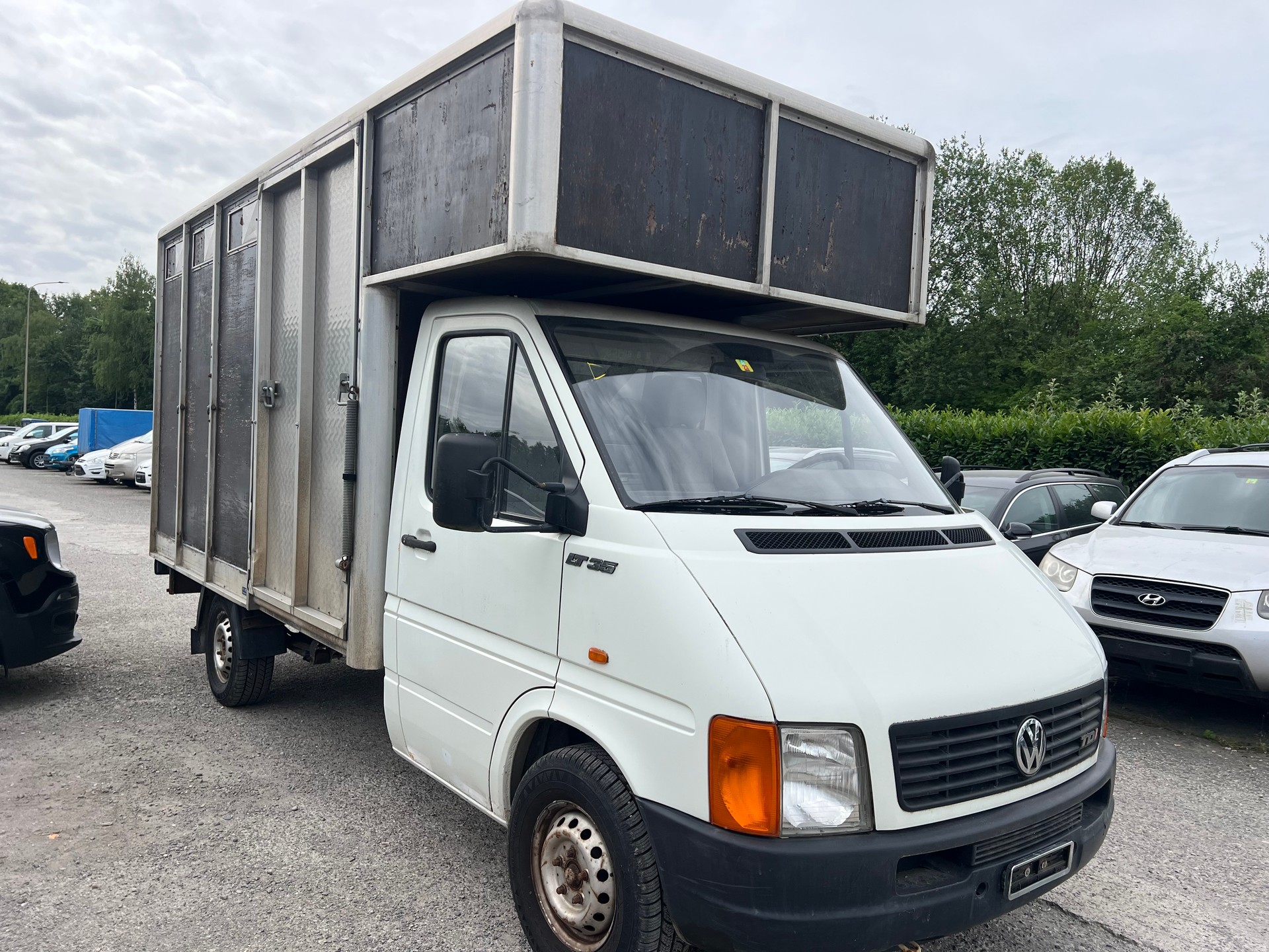 VW TRANSPORTER-image-1
