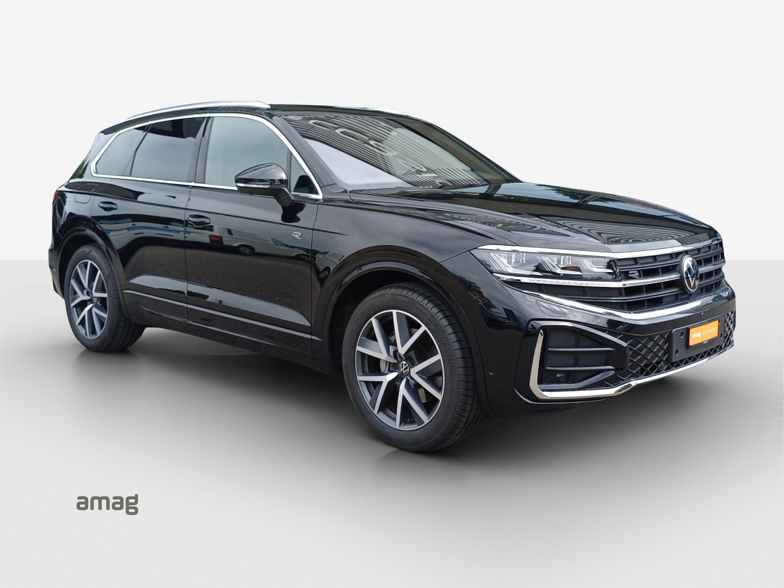 VW Touareg 3.0 TDI R-Line Tiptronic-image-5