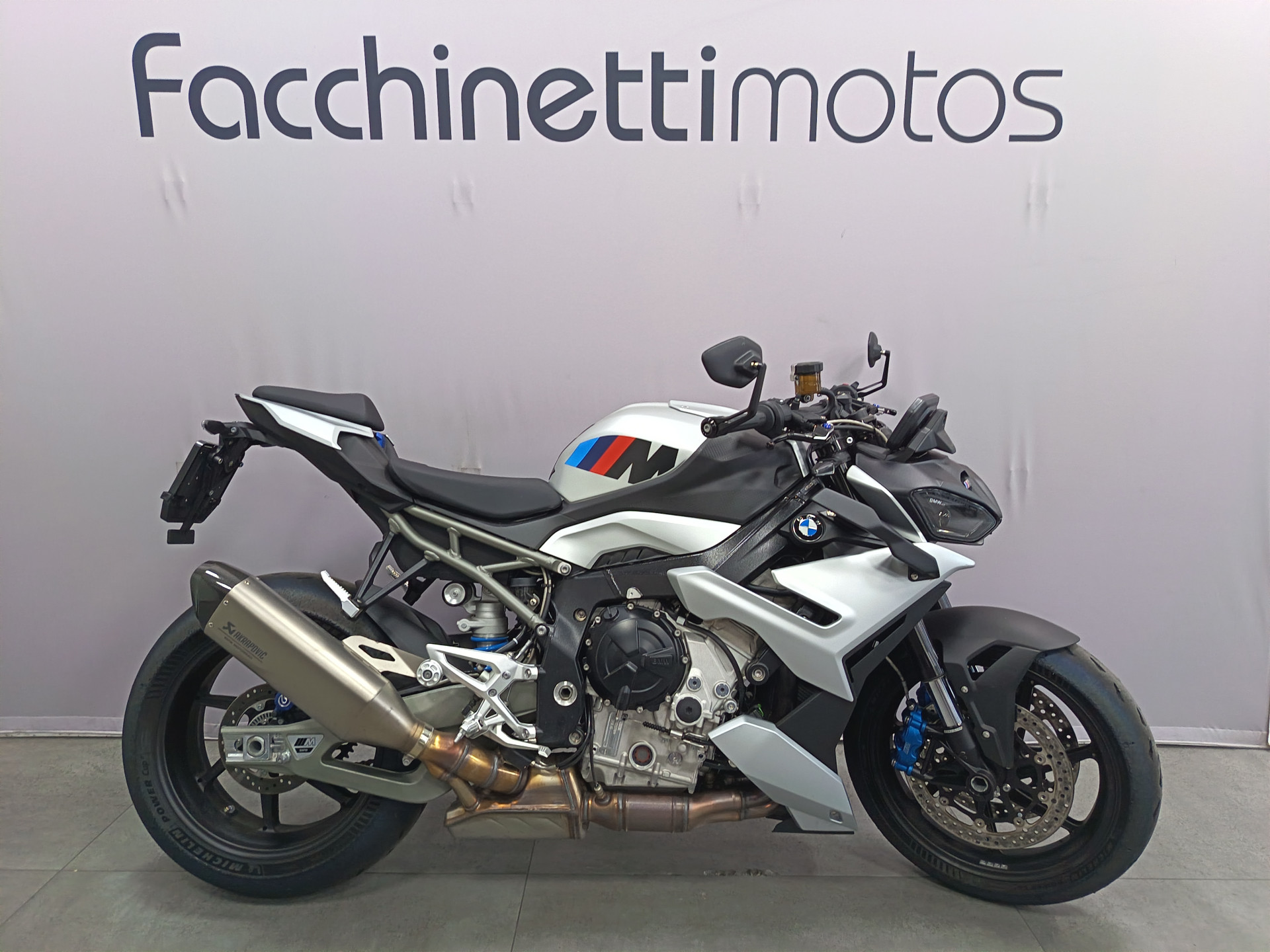 BMW M 1000 R