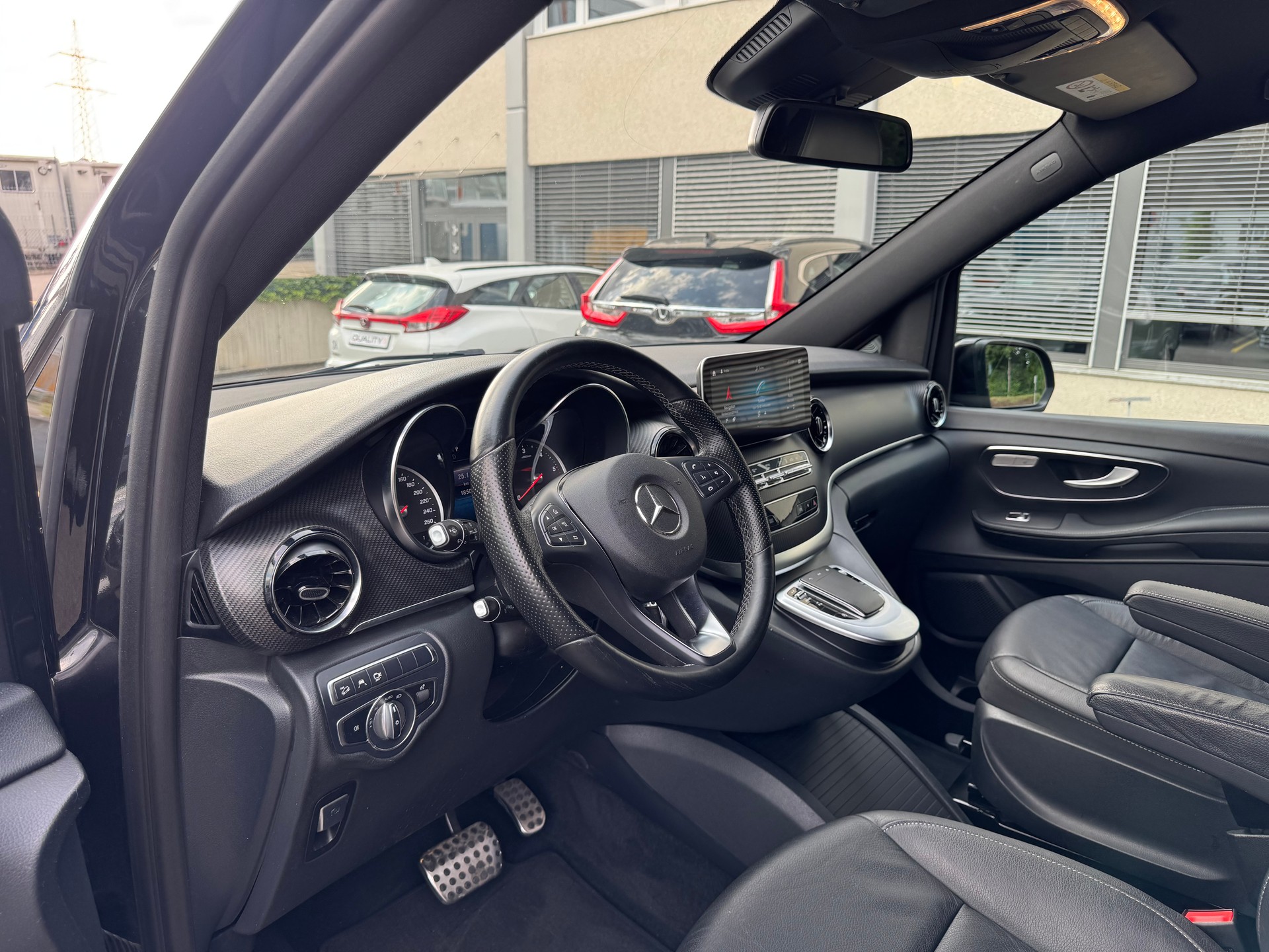 MERCEDES-BENZ V 300 d lang Avantgarde 4Matic 9G-Tronic-image-7
