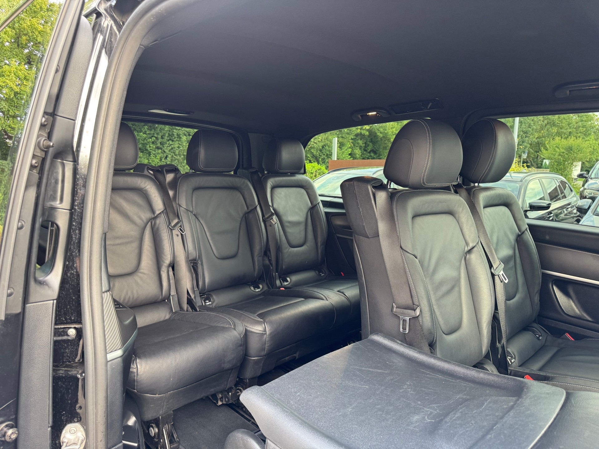MERCEDES-BENZ V 300 d lang Avantgarde 4Matic 9G-Tronic-image-9