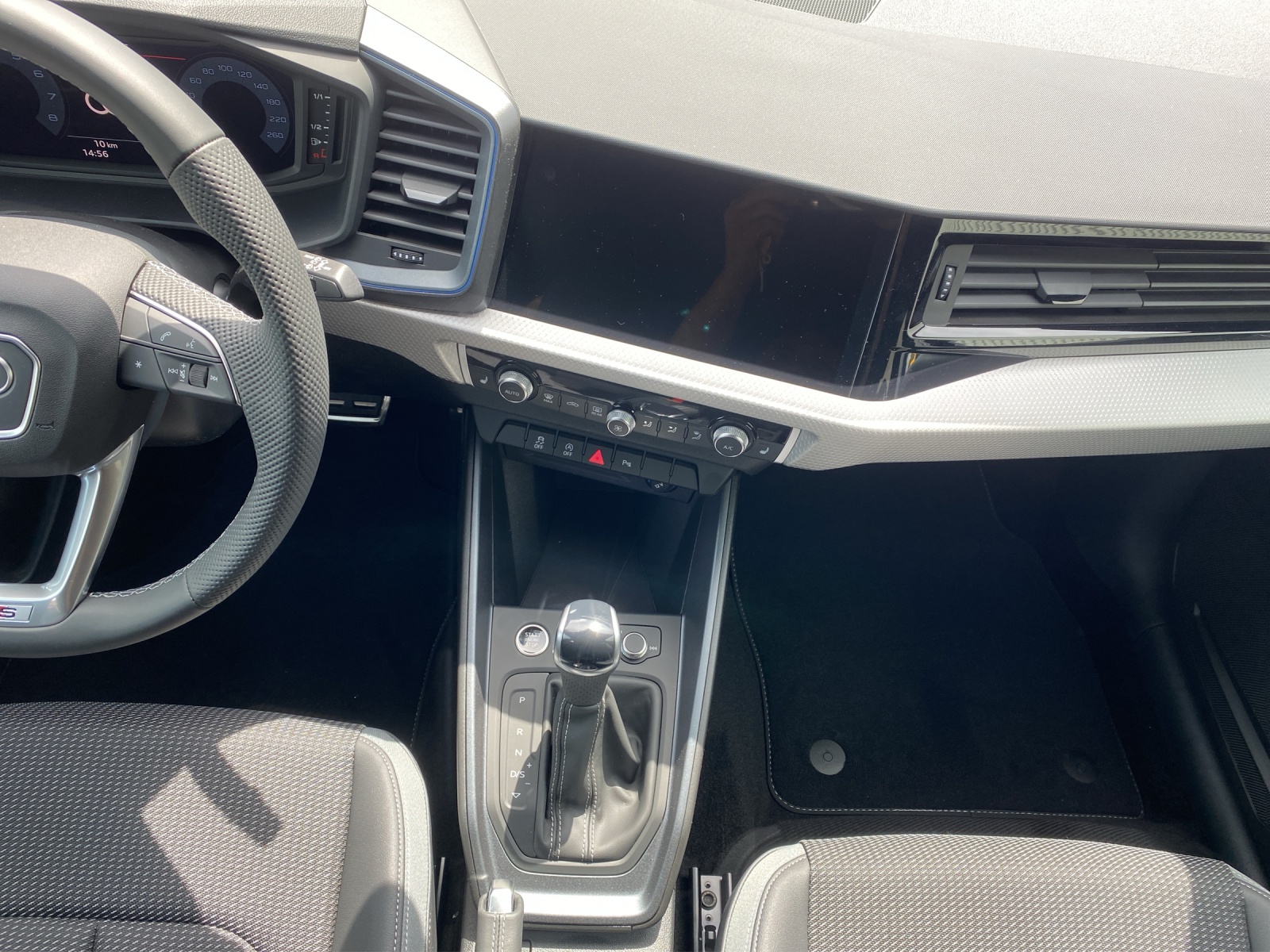 AUDI A1 Sportback 30 TFSI S Line S-tronic-image-10
