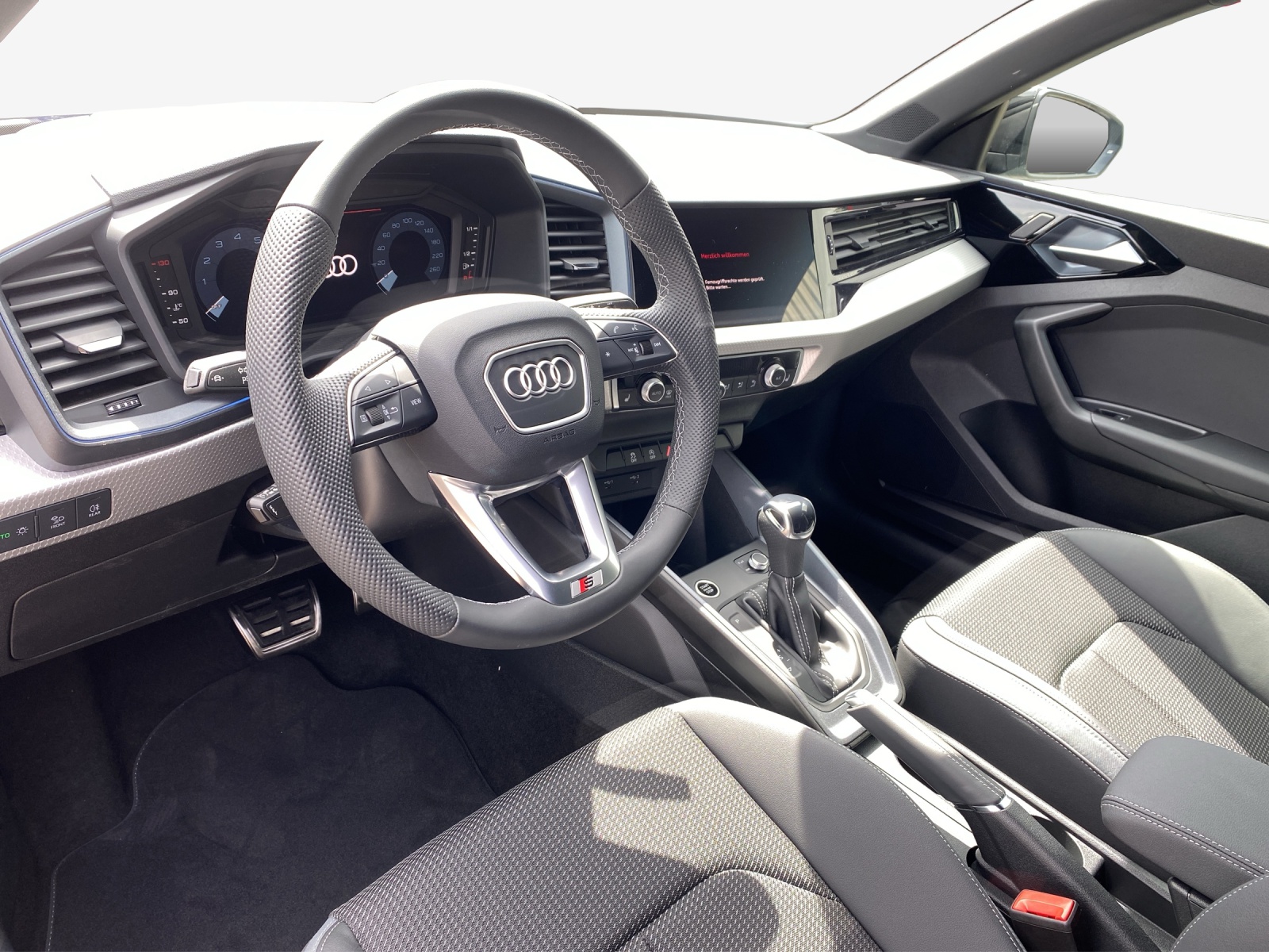 AUDI A1 Sportback 30 TFSI S Line S-tronic-image-14