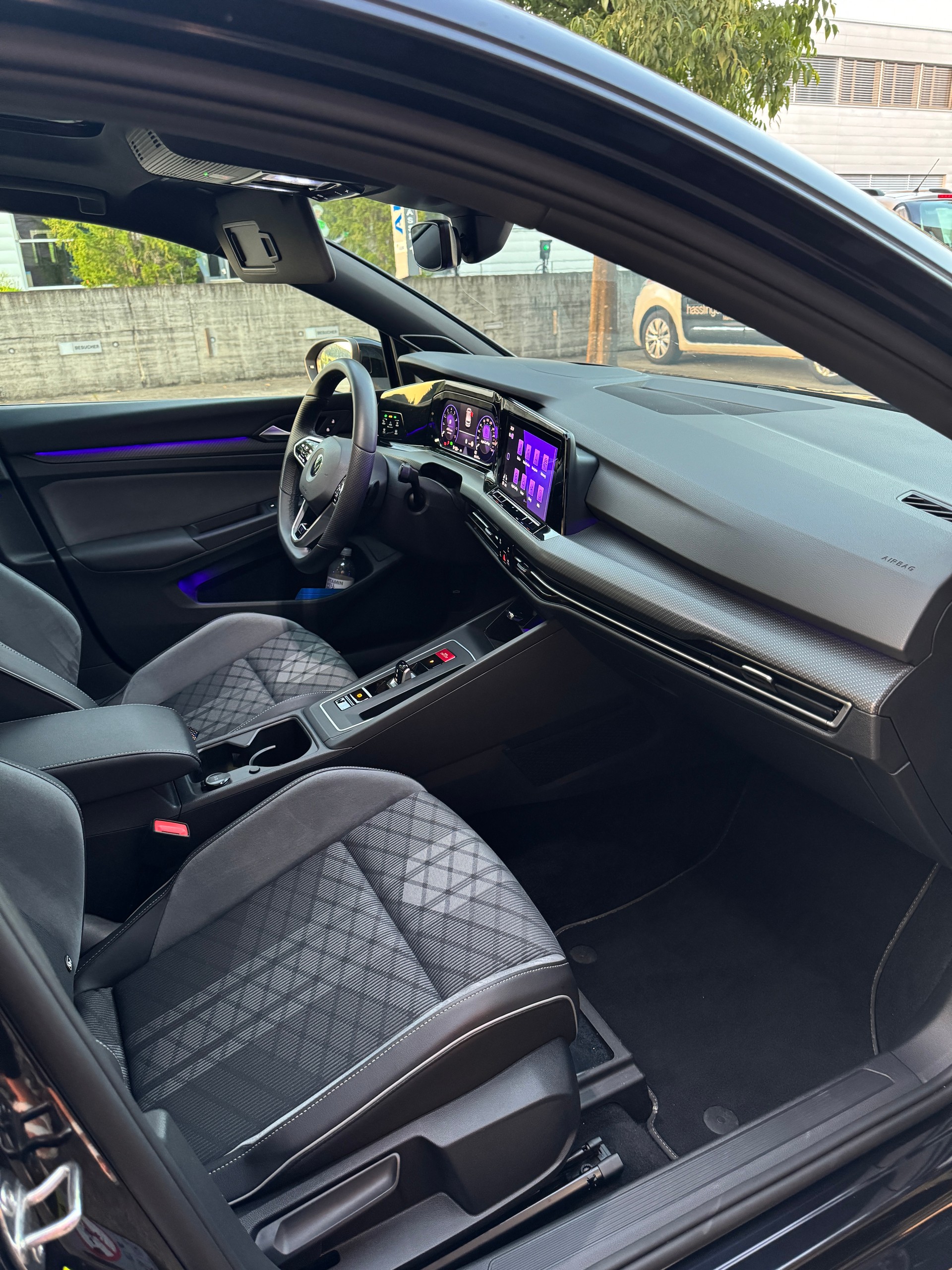 VW 🚗 VW Golf 8 1.5 eTSI mHEV ACT R-Line | Jg. 2021 | 150 PS | DSG | Harman/Kardon | Schiebedach | Sommer- & Wintersatz-image-5