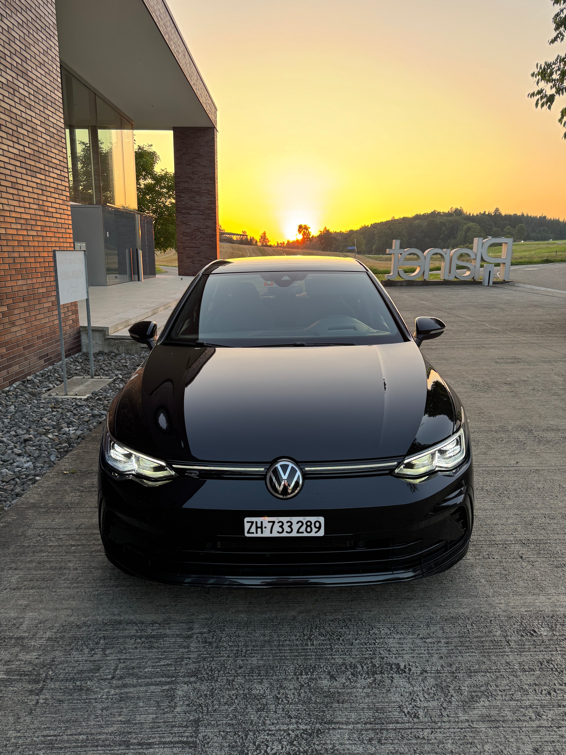 VW 🚗 VW Golf 8 1.5 eTSI mHEV ACT R-Line | Jg. 2021 | 150 PS | DSG | Harman/Kardon | Schiebedach | Sommer- & Wintersatz-image-2