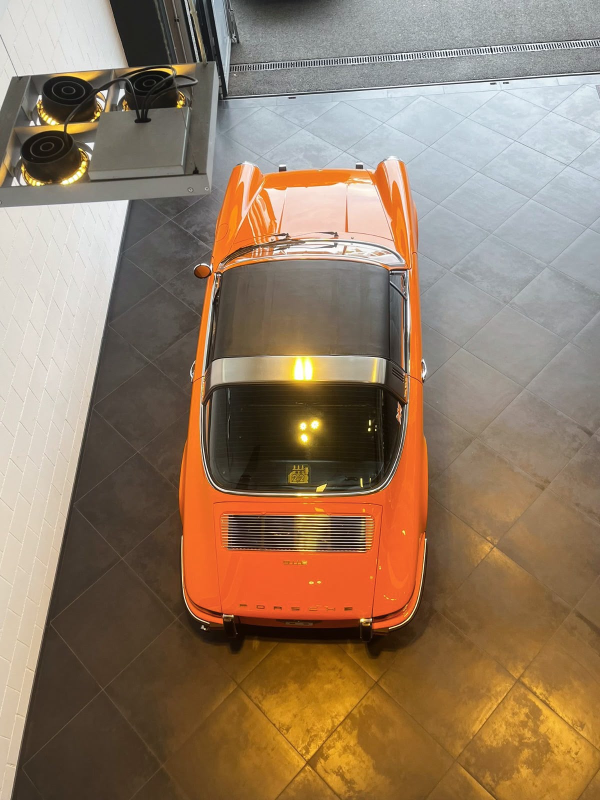 PORSCHE E 2.2 Targa-image-13