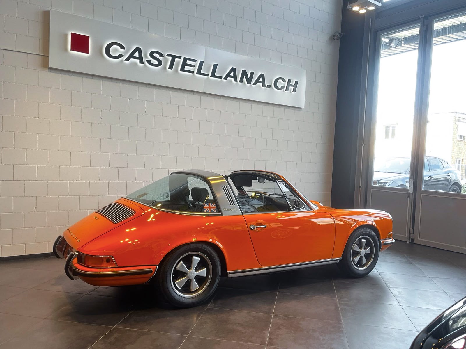 PORSCHE E 2.2 Targa-image-7