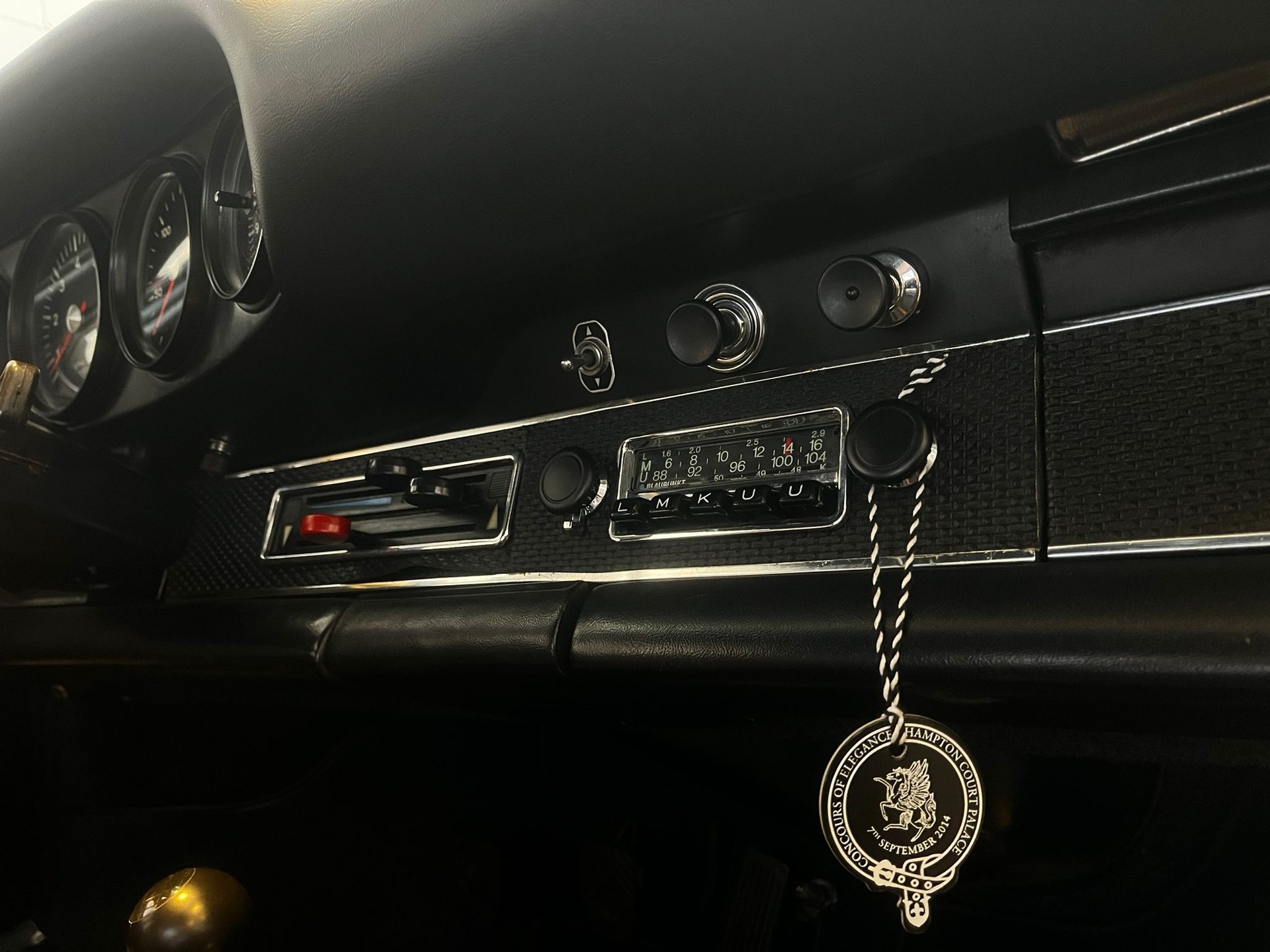 PORSCHE E 2.2 Targa-image-22