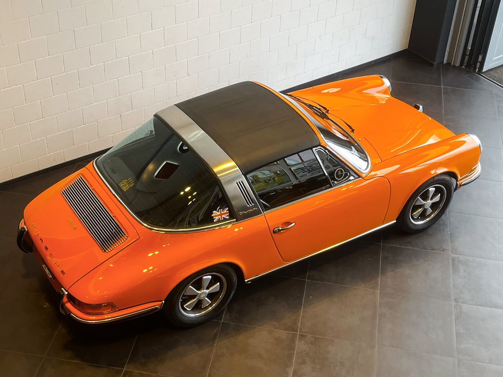 PORSCHE E 2.2 Targa-image-10