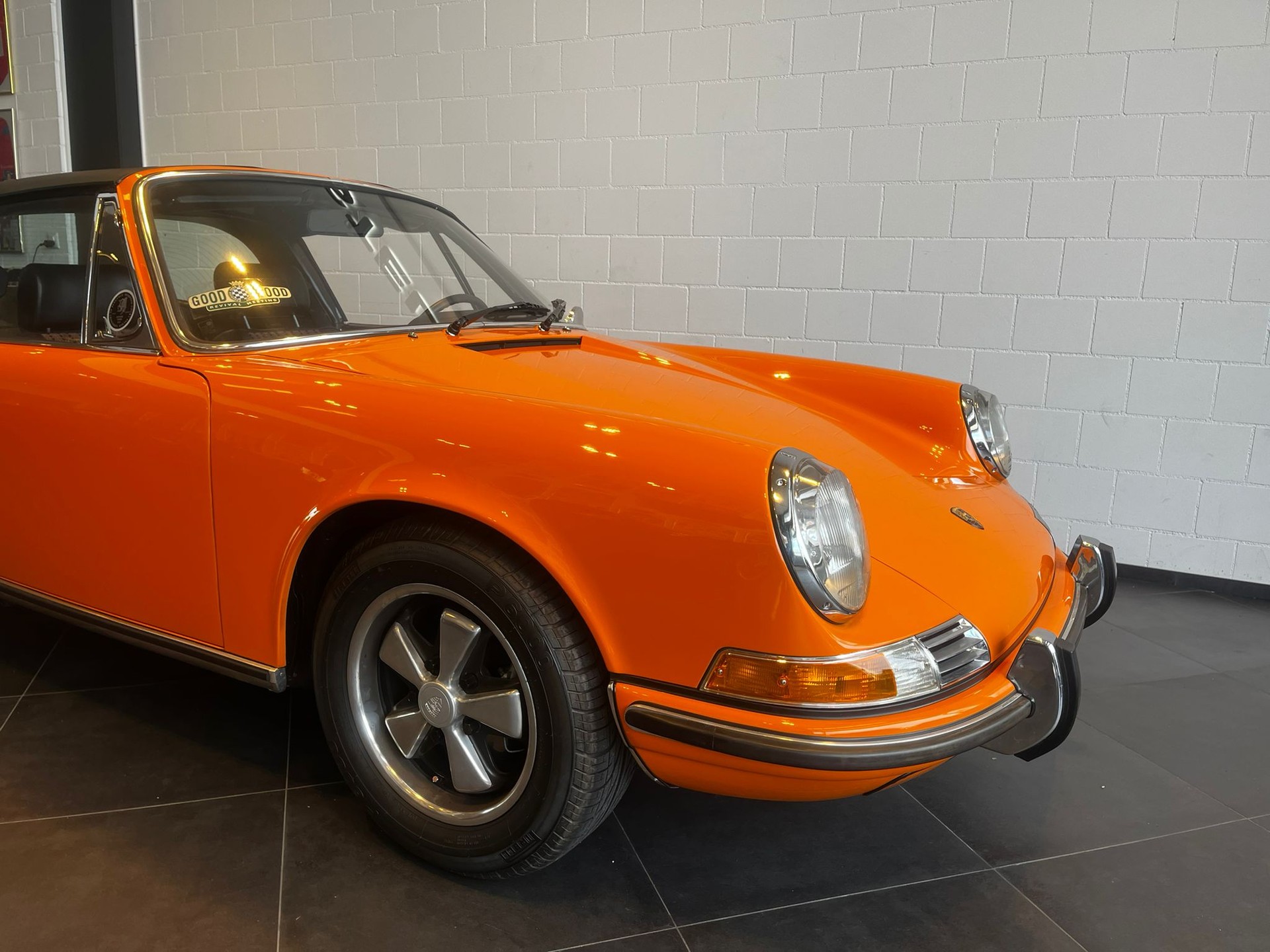 PORSCHE E 2.2 Targa-image-2