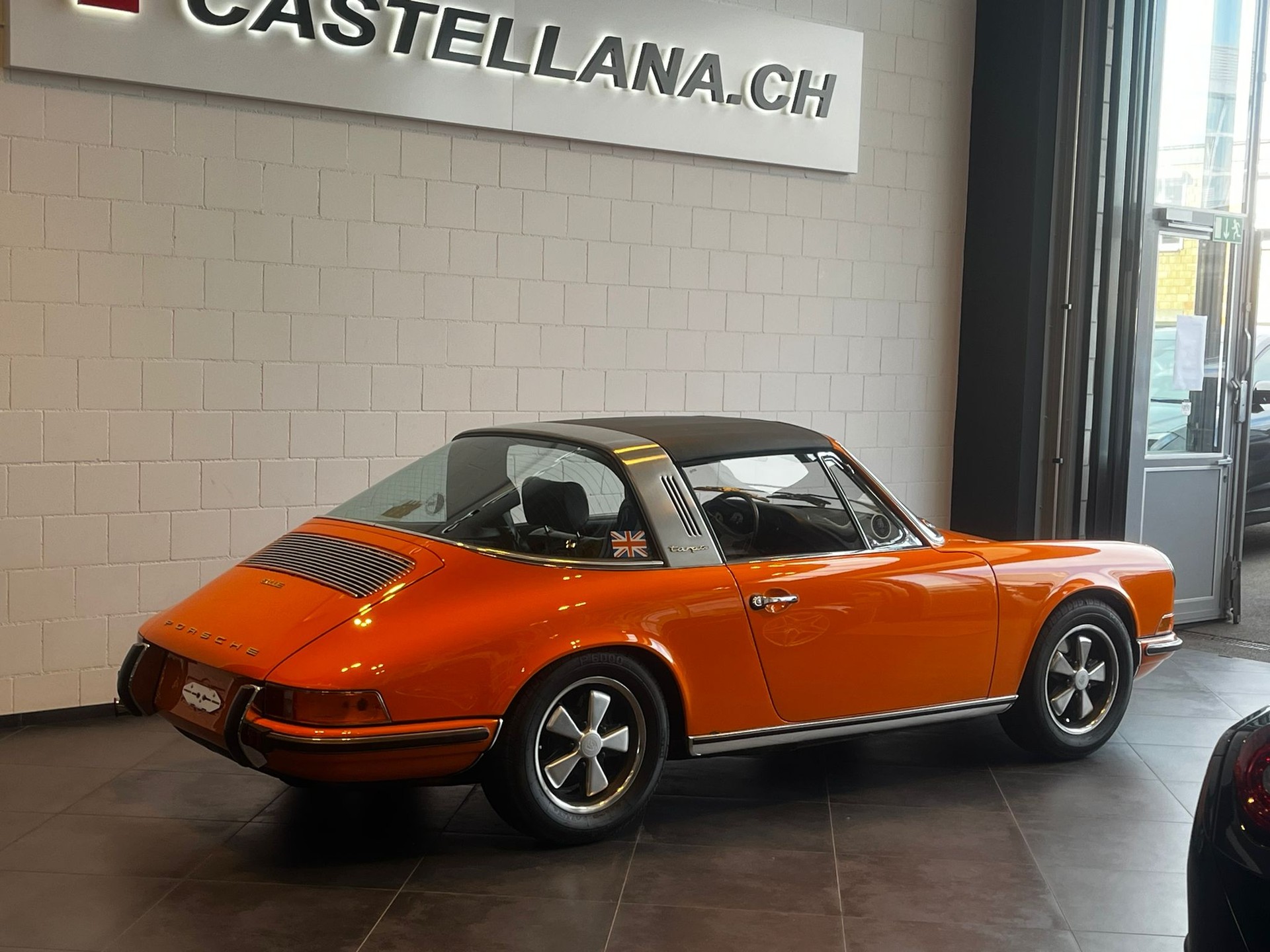 PORSCHE E 2.2 Targa-image-11