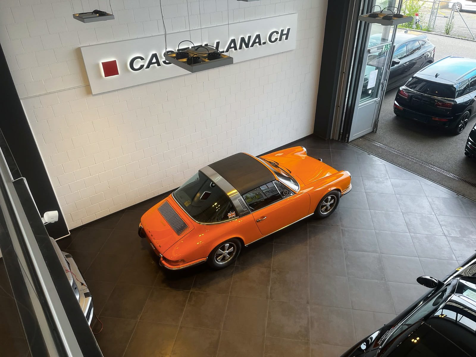 PORSCHE E 2.2 Targa-image-12