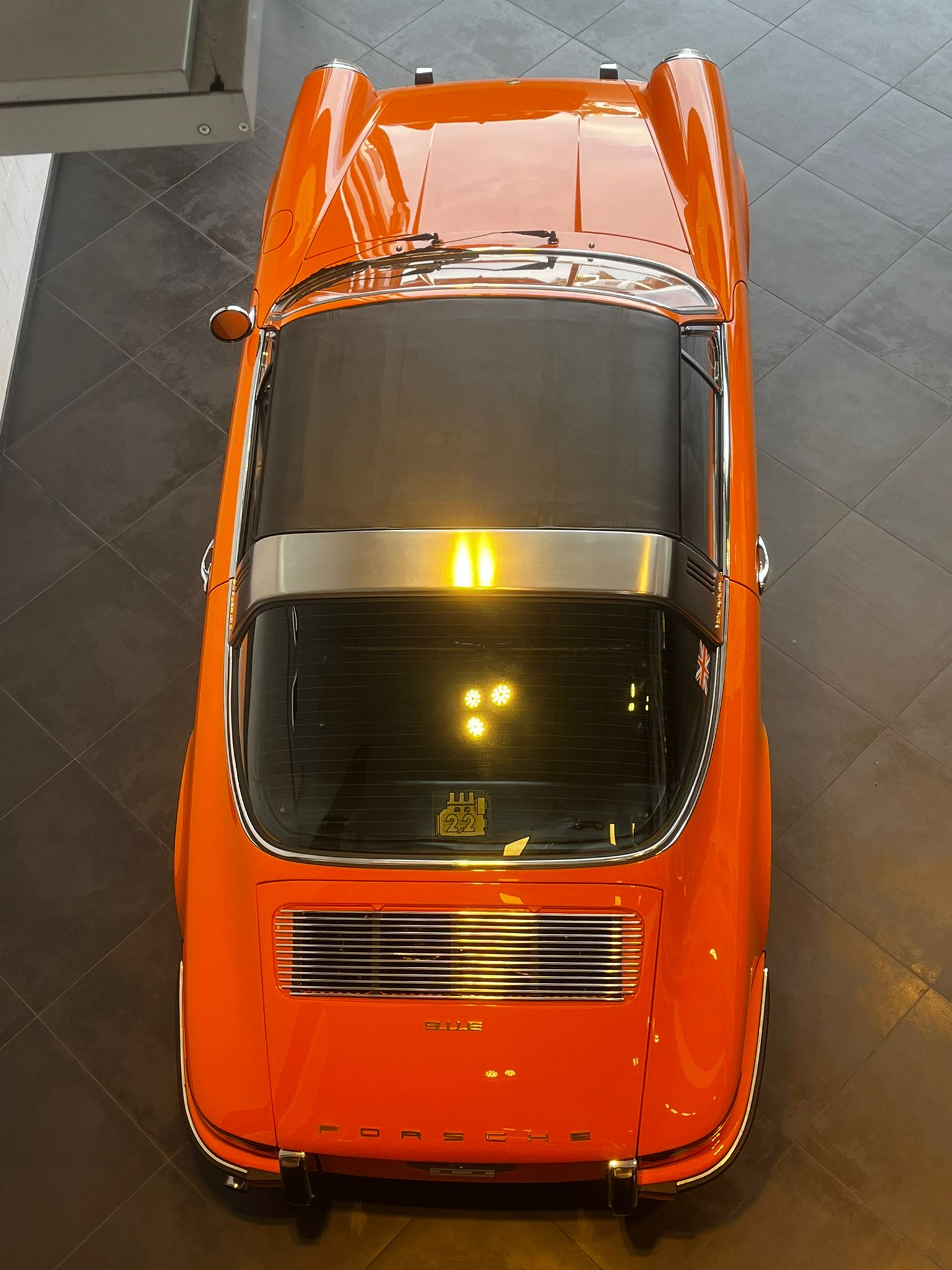 PORSCHE E 2.2 Targa-image-15