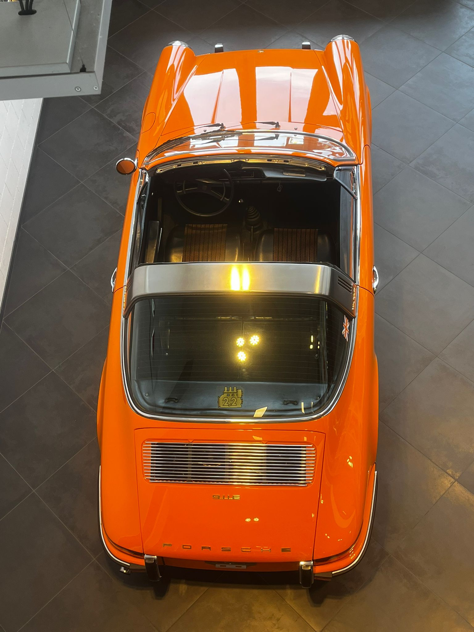 PORSCHE E 2.2 Targa-image-14