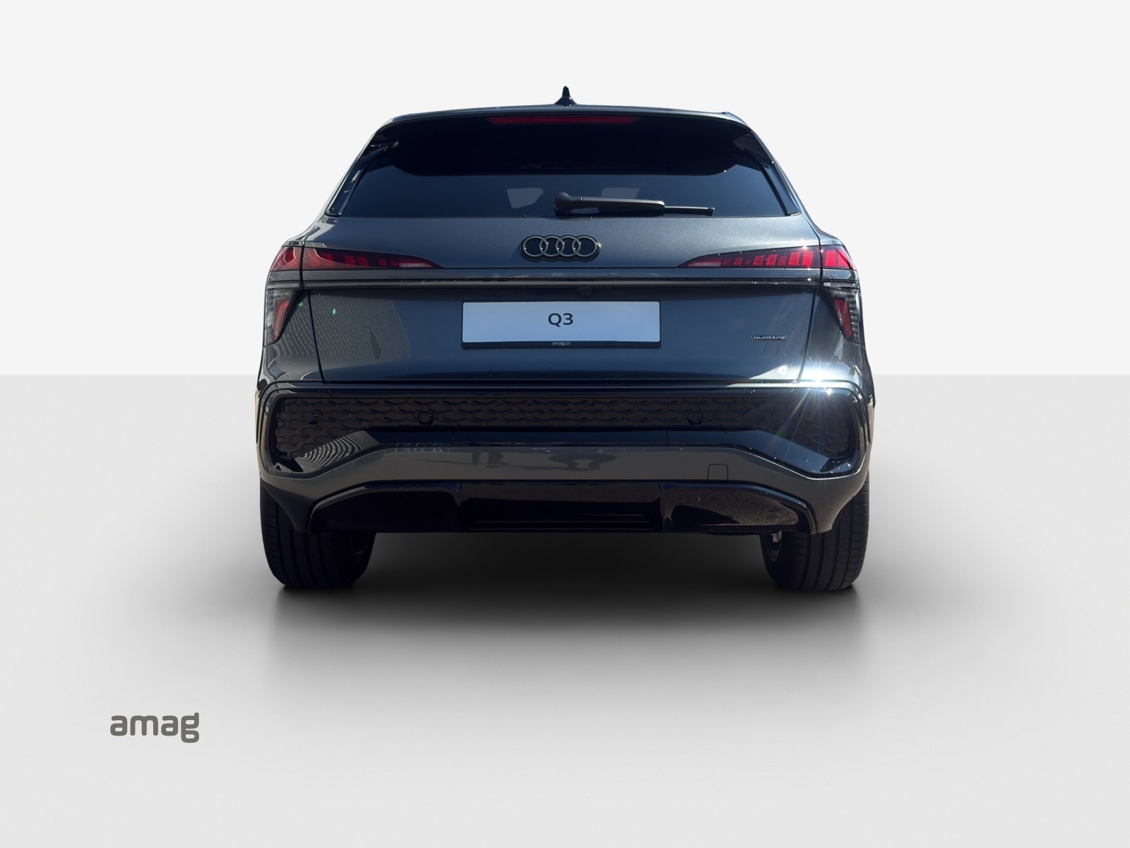 AUDI Q3 SUV TFSI quattro 195 kW S tronic-image-4