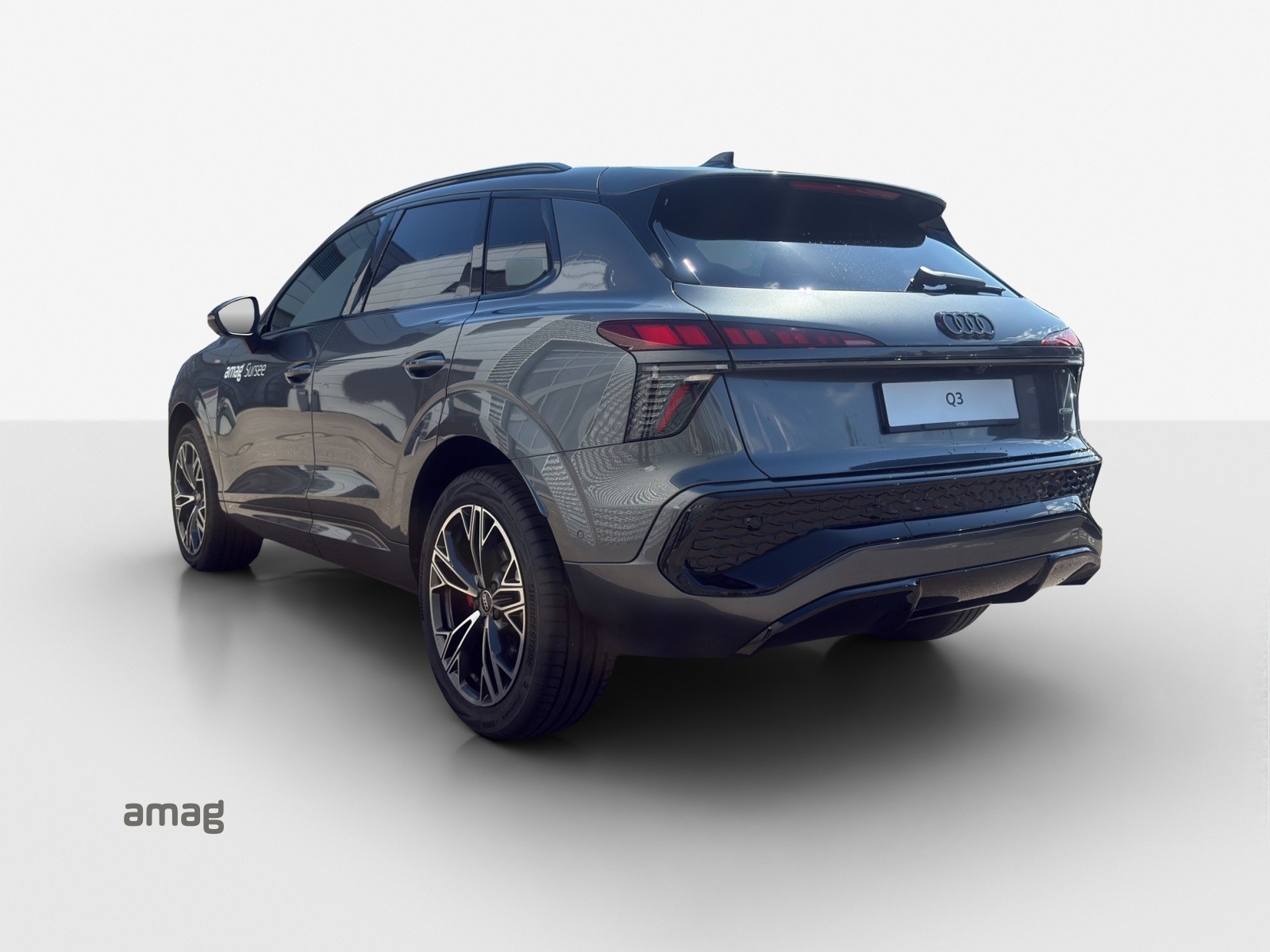 AUDI Q3 SUV TFSI quattro 195 kW S tronic-image-3