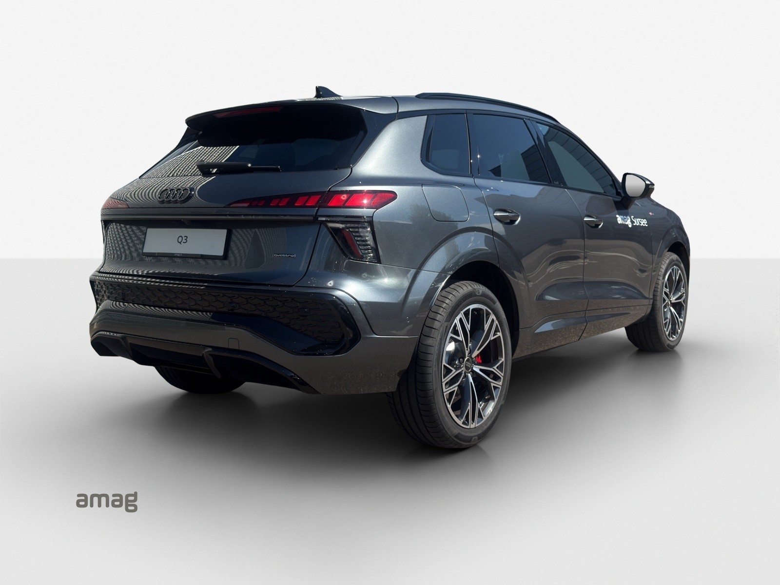 AUDI Q3 SUV TFSI quattro 195 kW S tronic-image-5