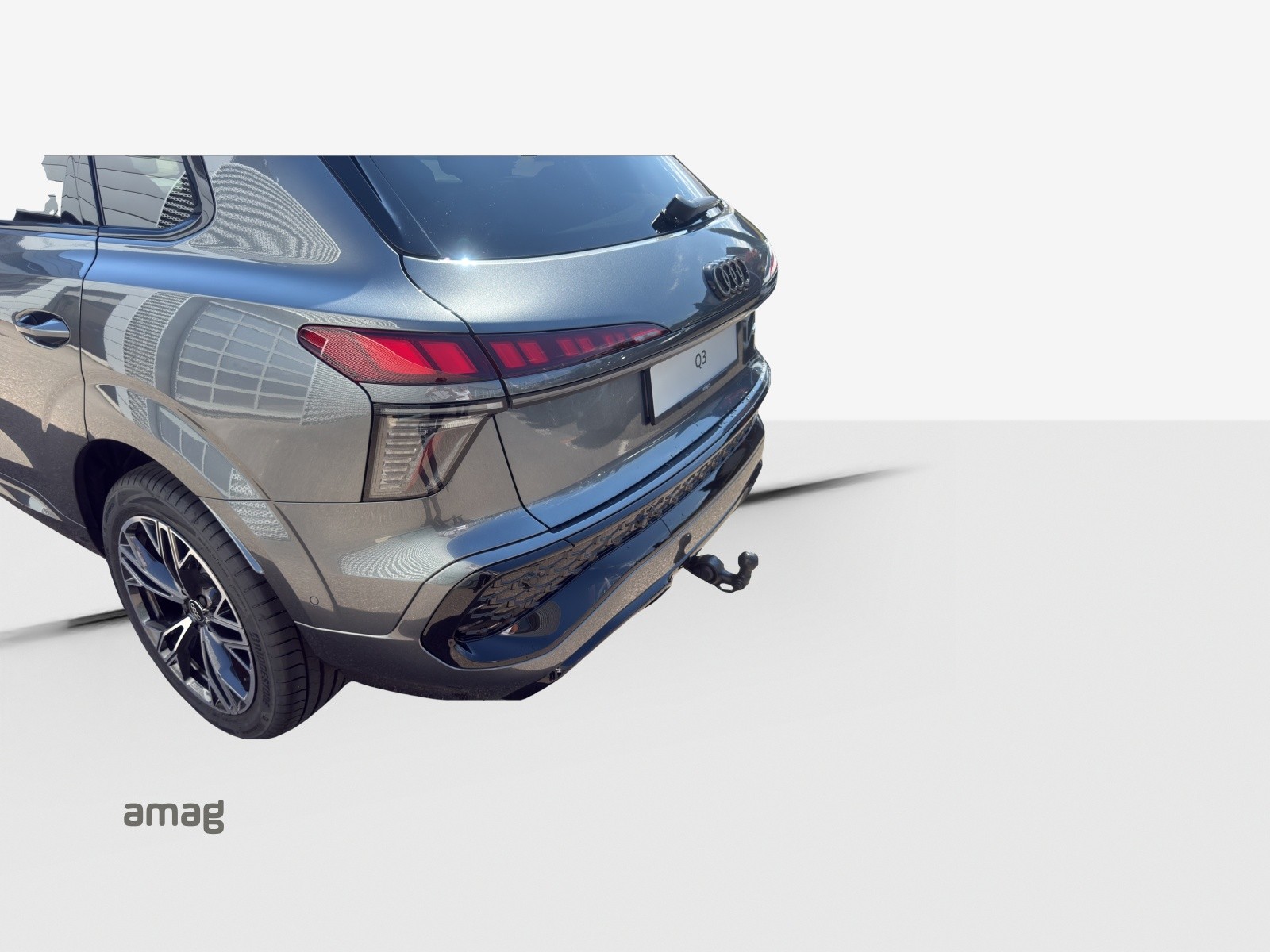 AUDI Q3 SUV TFSI quattro 195 kW S tronic-image-14