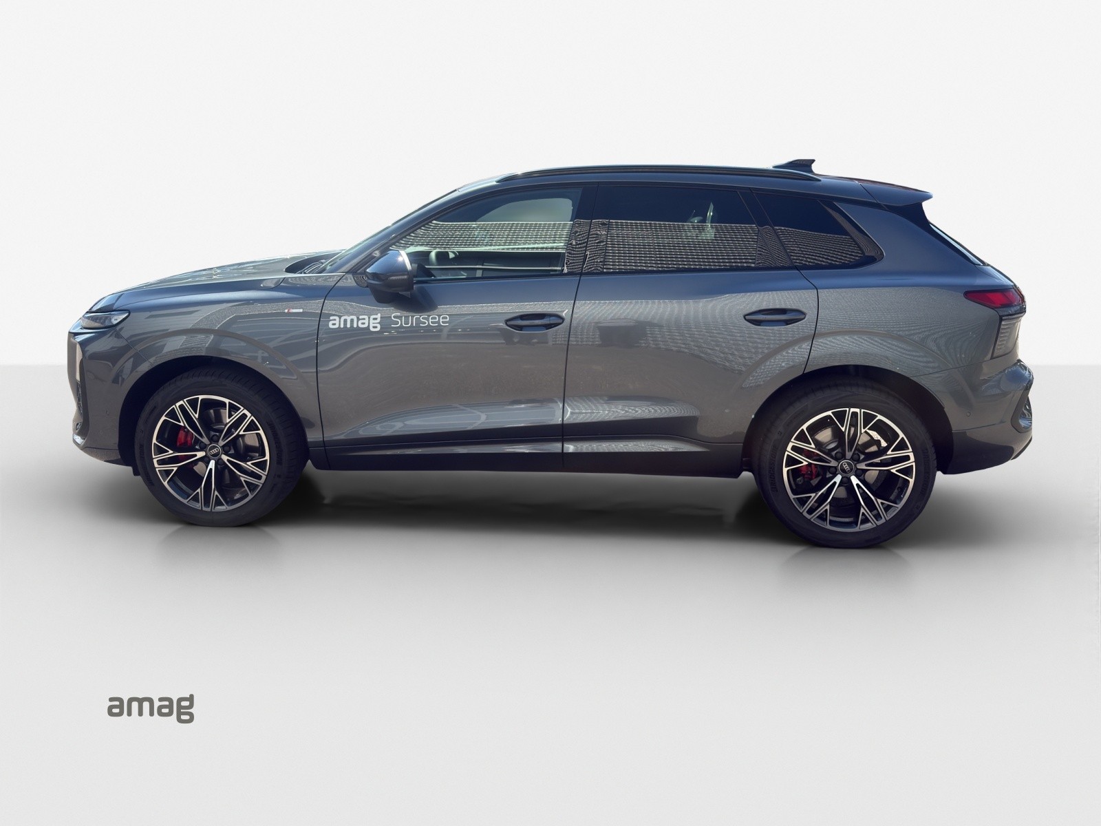 AUDI Q3 SUV TFSI quattro 195 kW S tronic-image-2