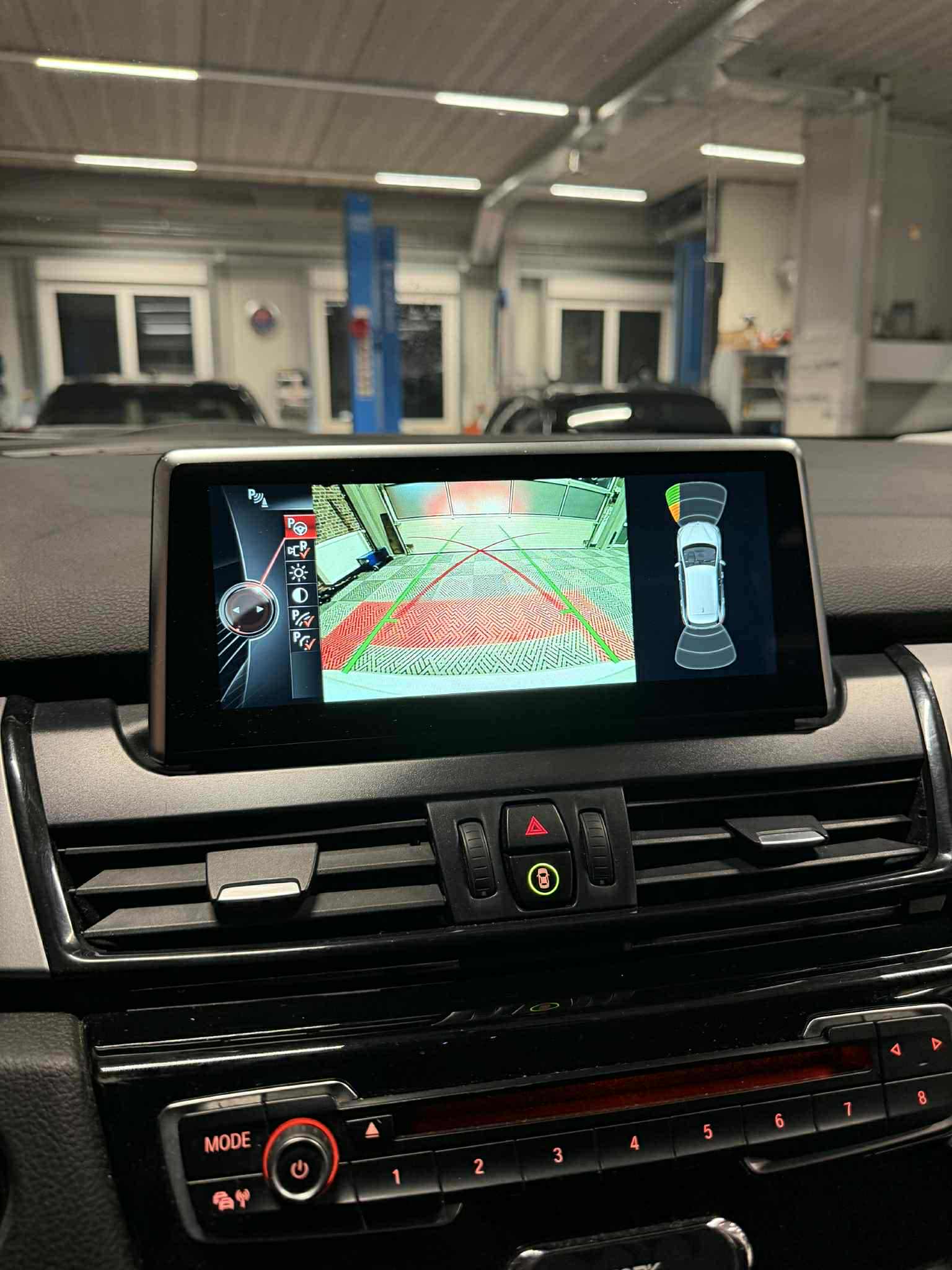 BMW 220d xDrive Active Tourer Luxury Line Steptronic-image-11