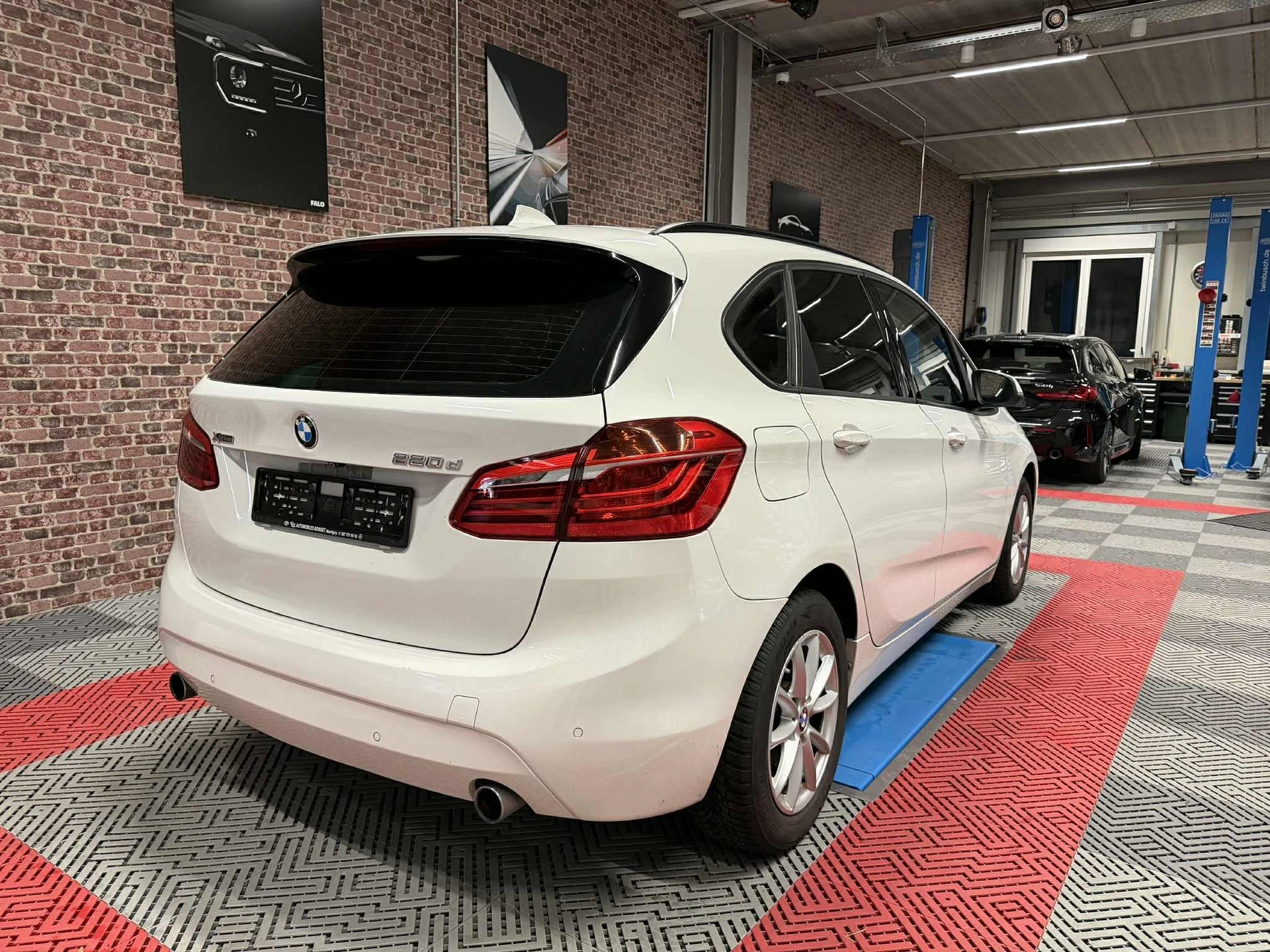 BMW 220d xDrive Active Tourer Luxury Line Steptronic-image-3