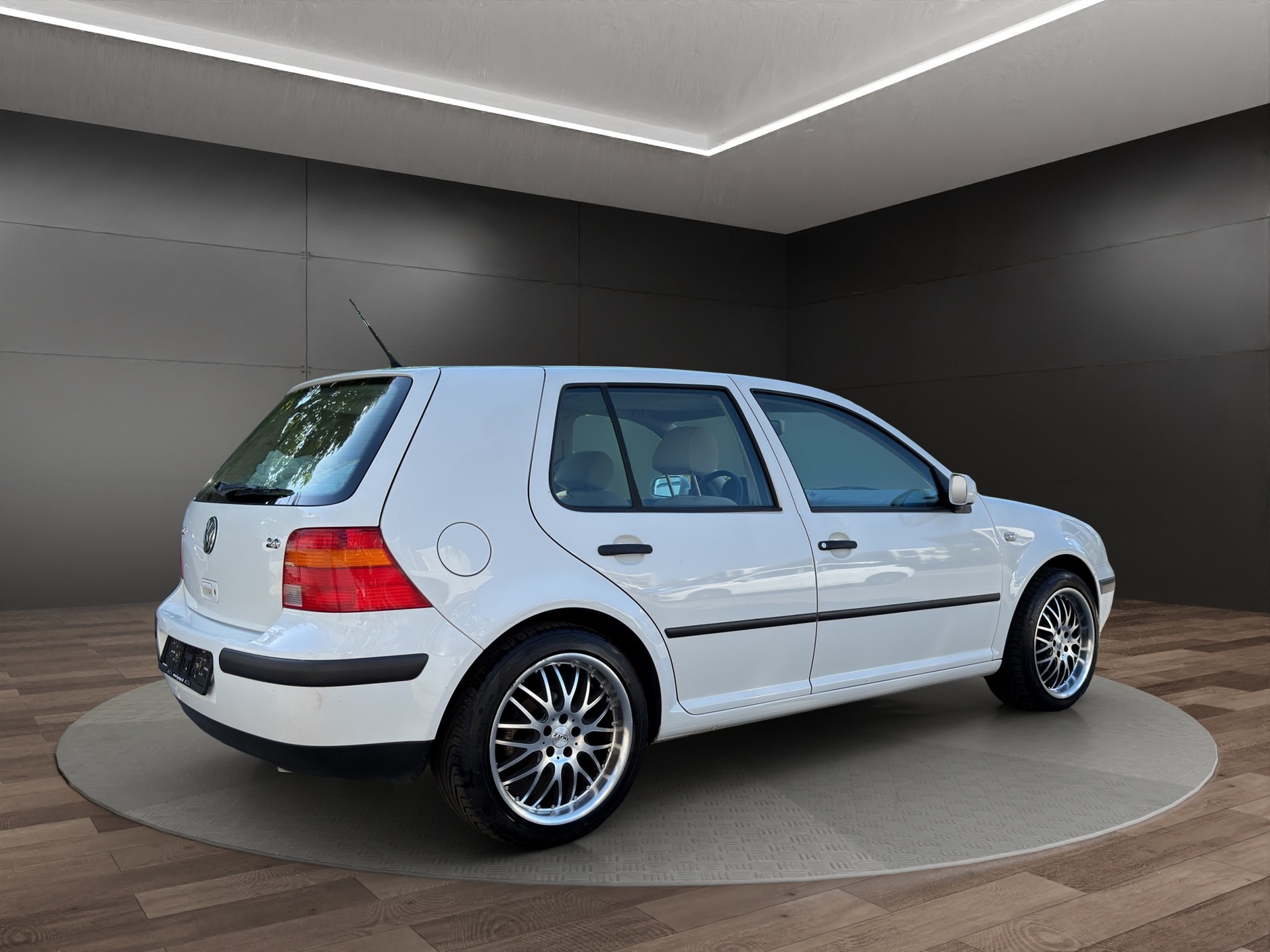 VW Golf 2.0 Comfortline-image-3