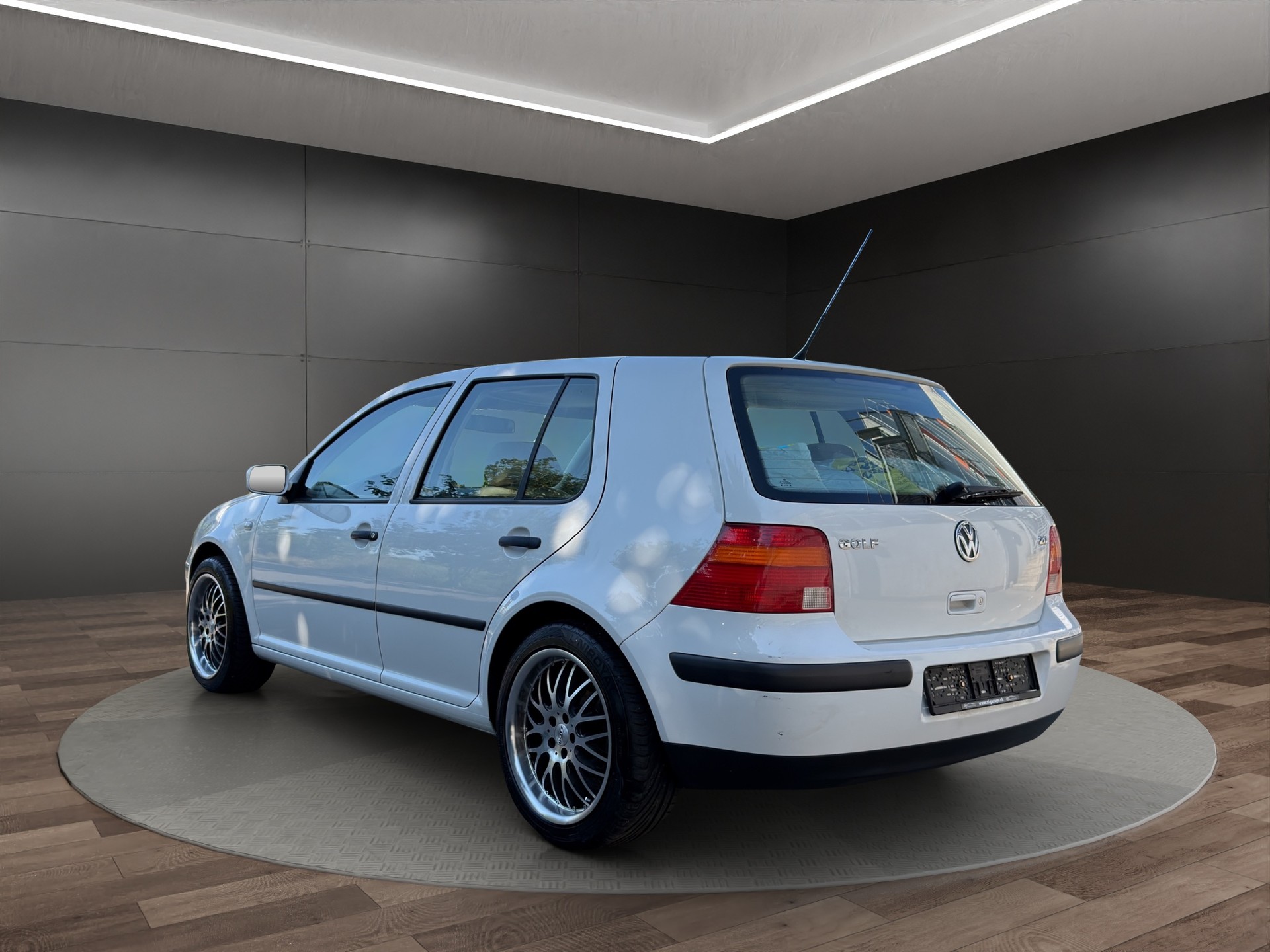 VW Golf 2.0 Comfortline-image-4