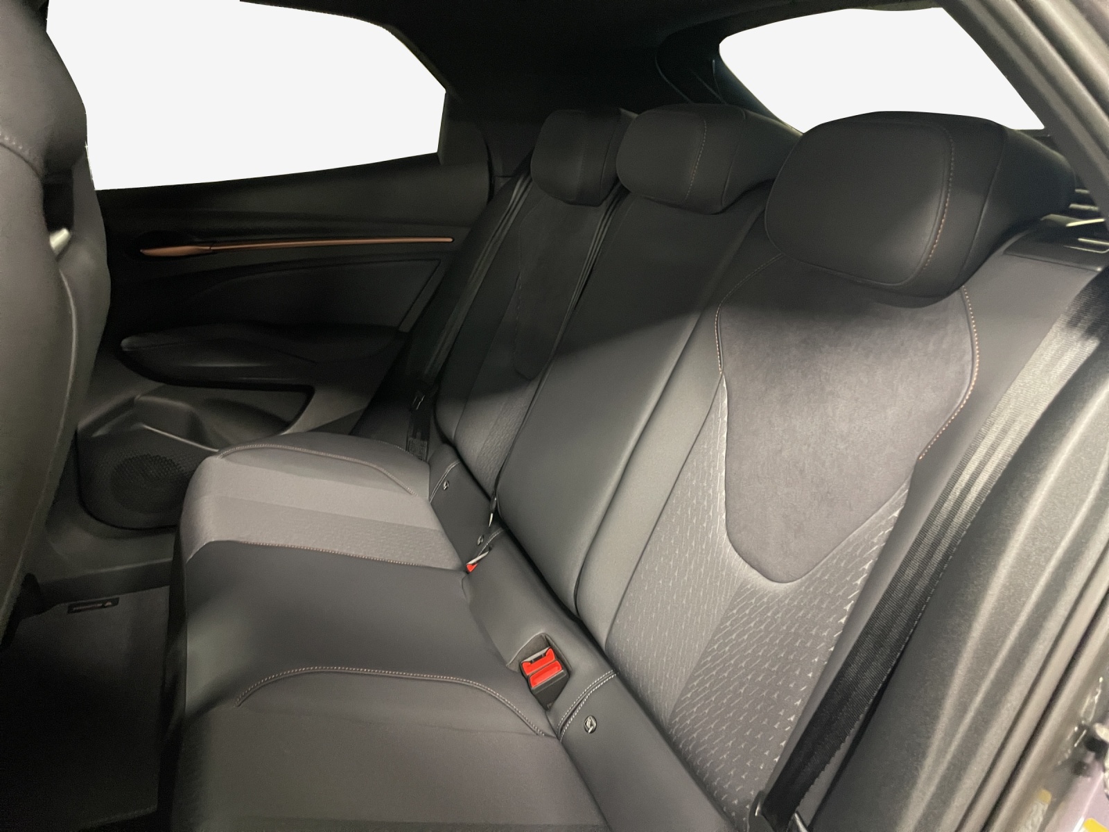 CUPRA Raval 52 kWh Dynamic+-image-11
