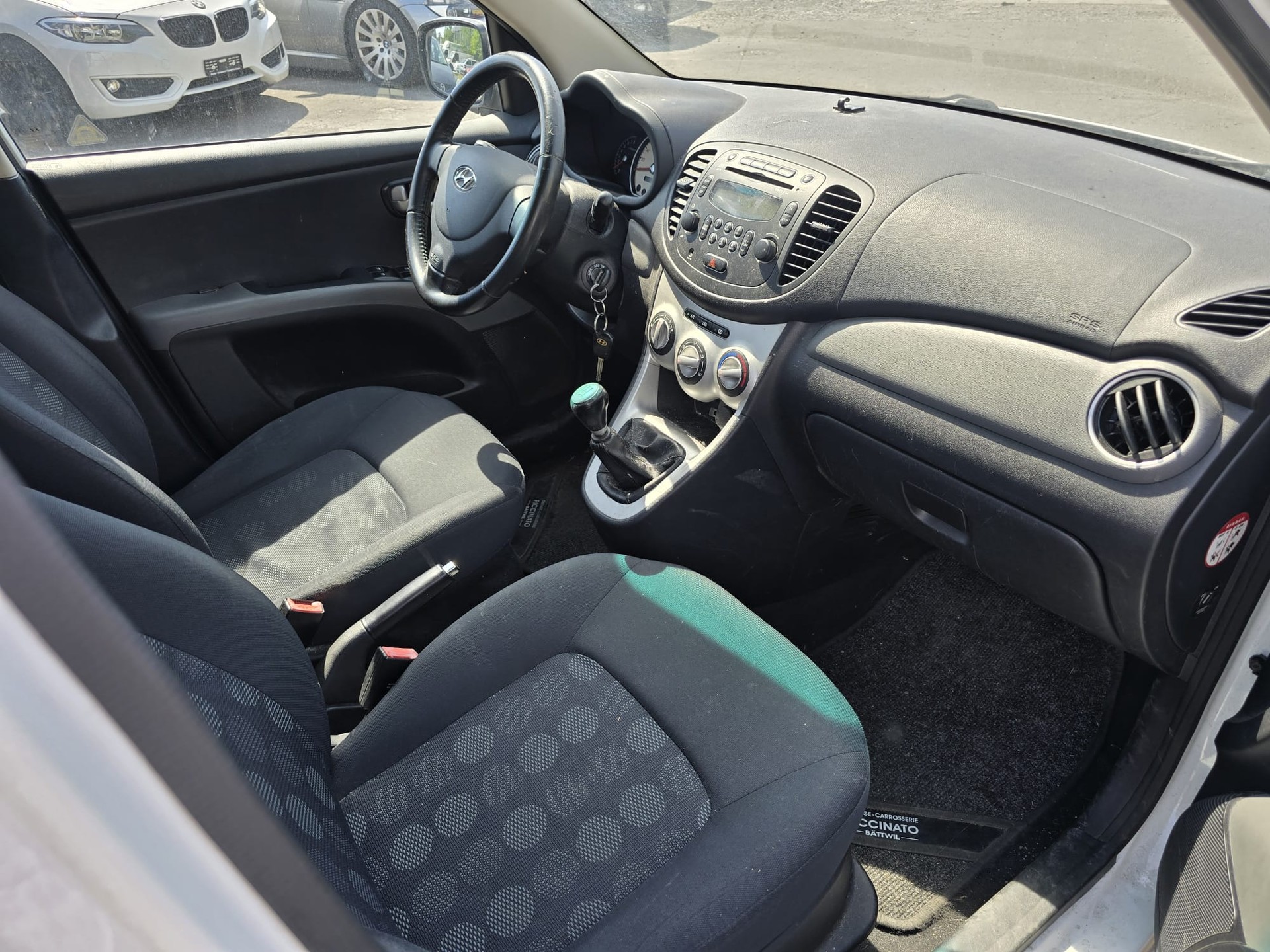 HYUNDAI i10 1.2 Style-image-9