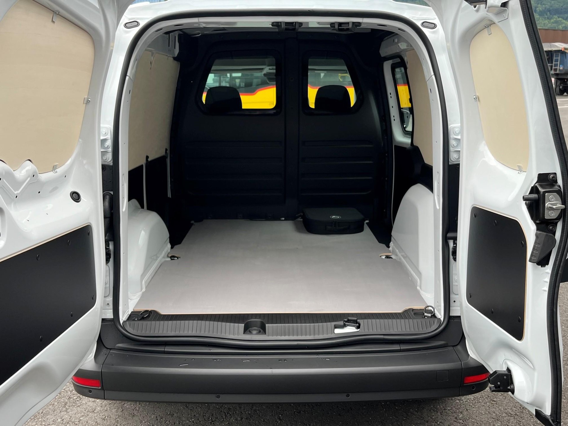 MERCEDES-BENZ eCitan Kaw. S 45 kWh Worker-image-7