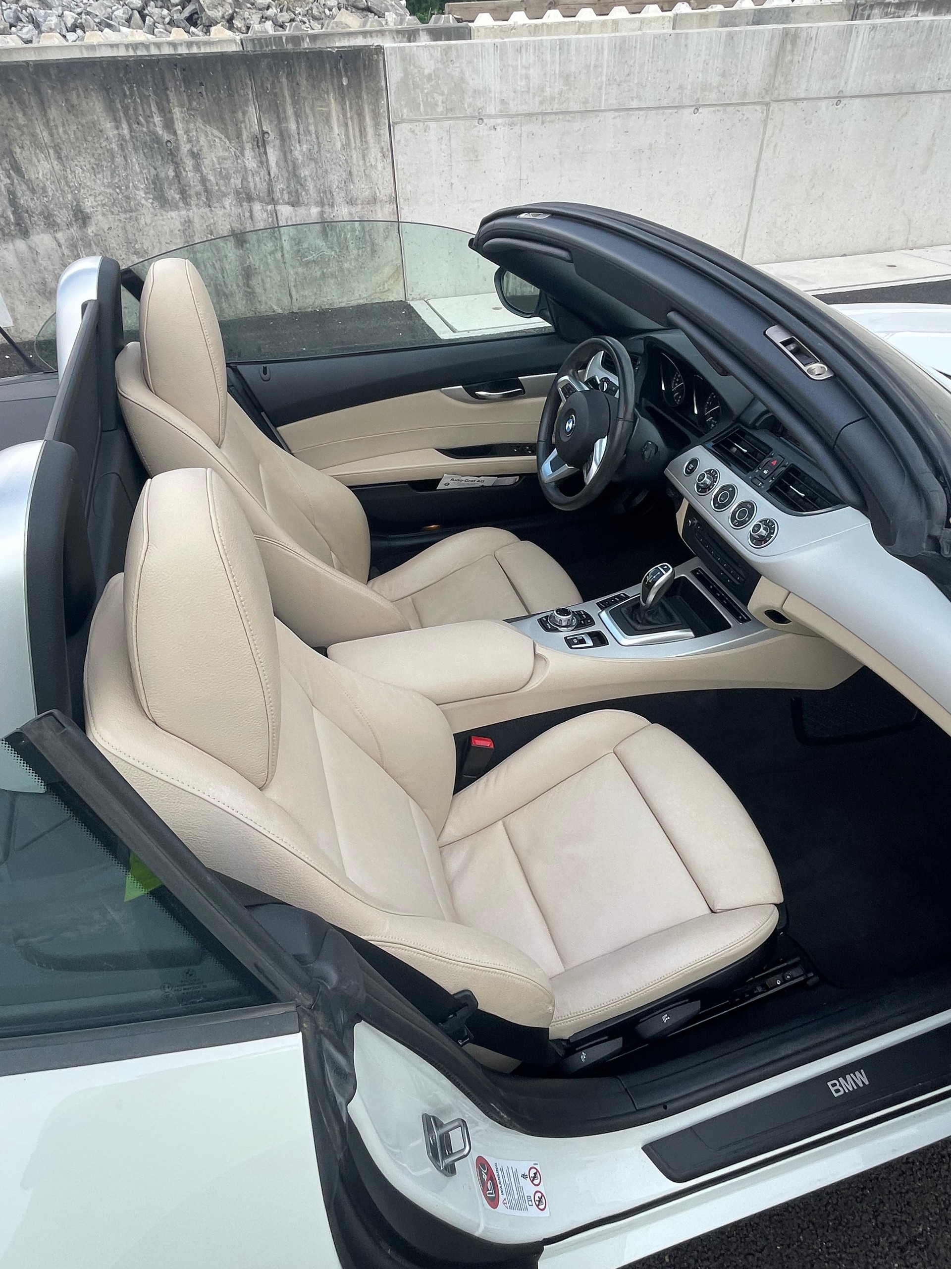 BMW 20i sDrive-image-5