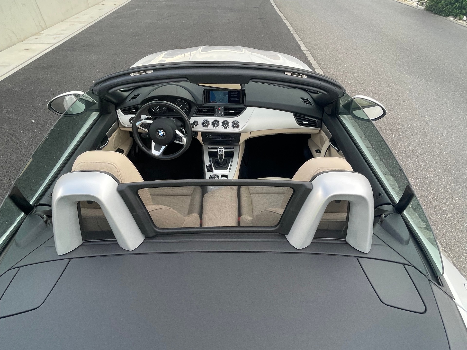 BMW 20i sDrive-image-4