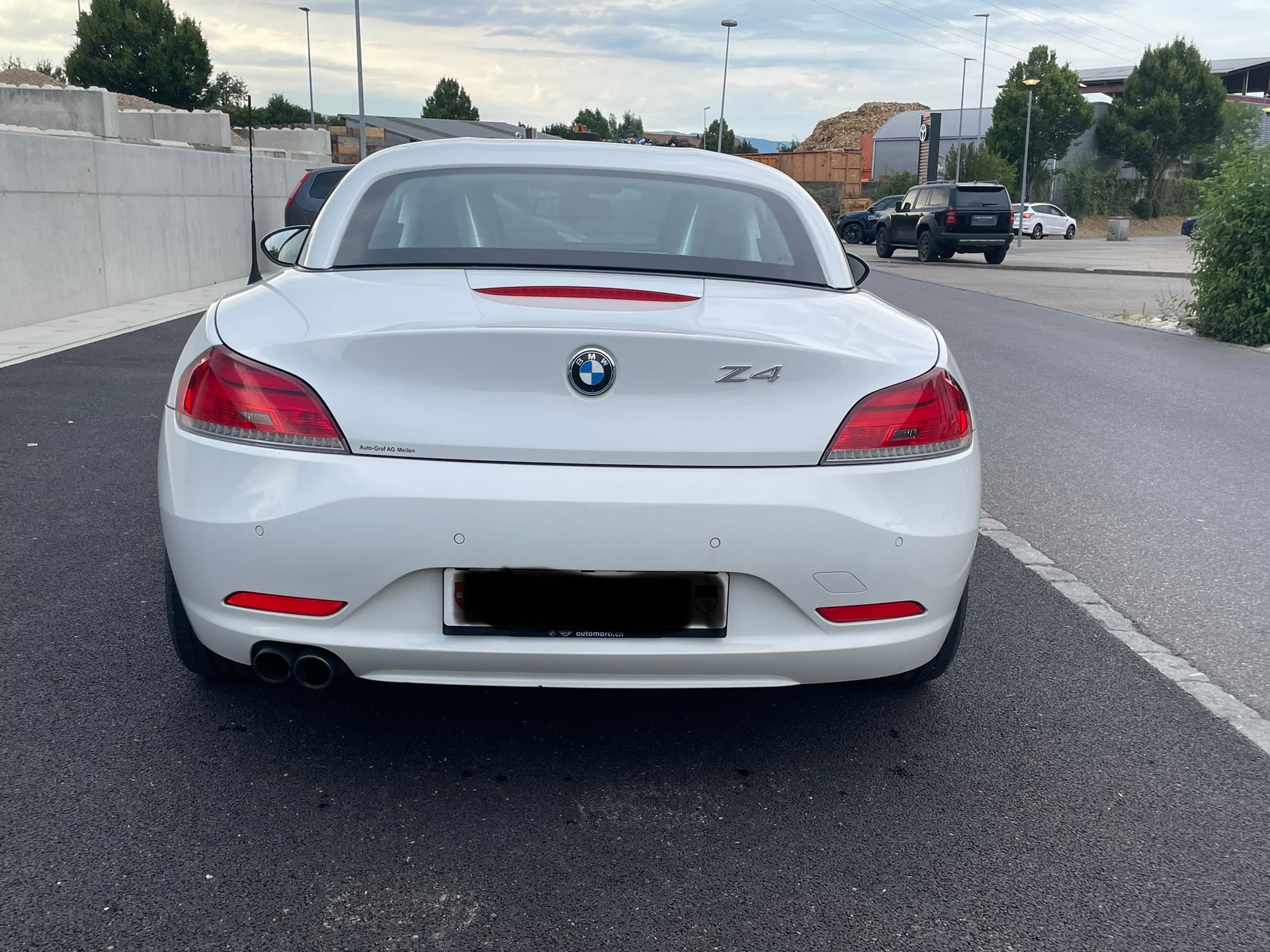 BMW 20i sDrive-image-3